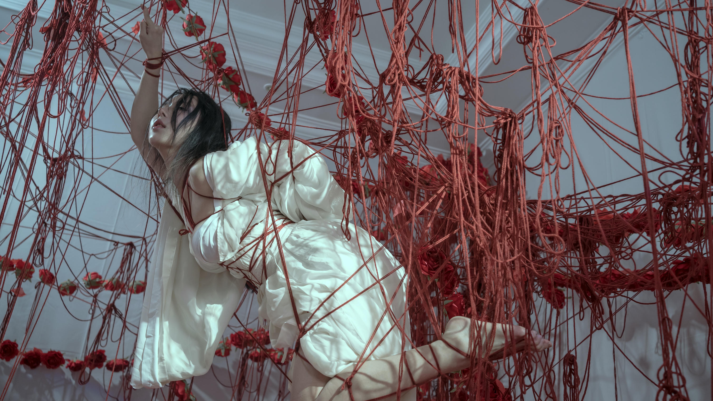 云溪溪 NO.022 奶桃 囚鸟 [64P 768MB]_第1集