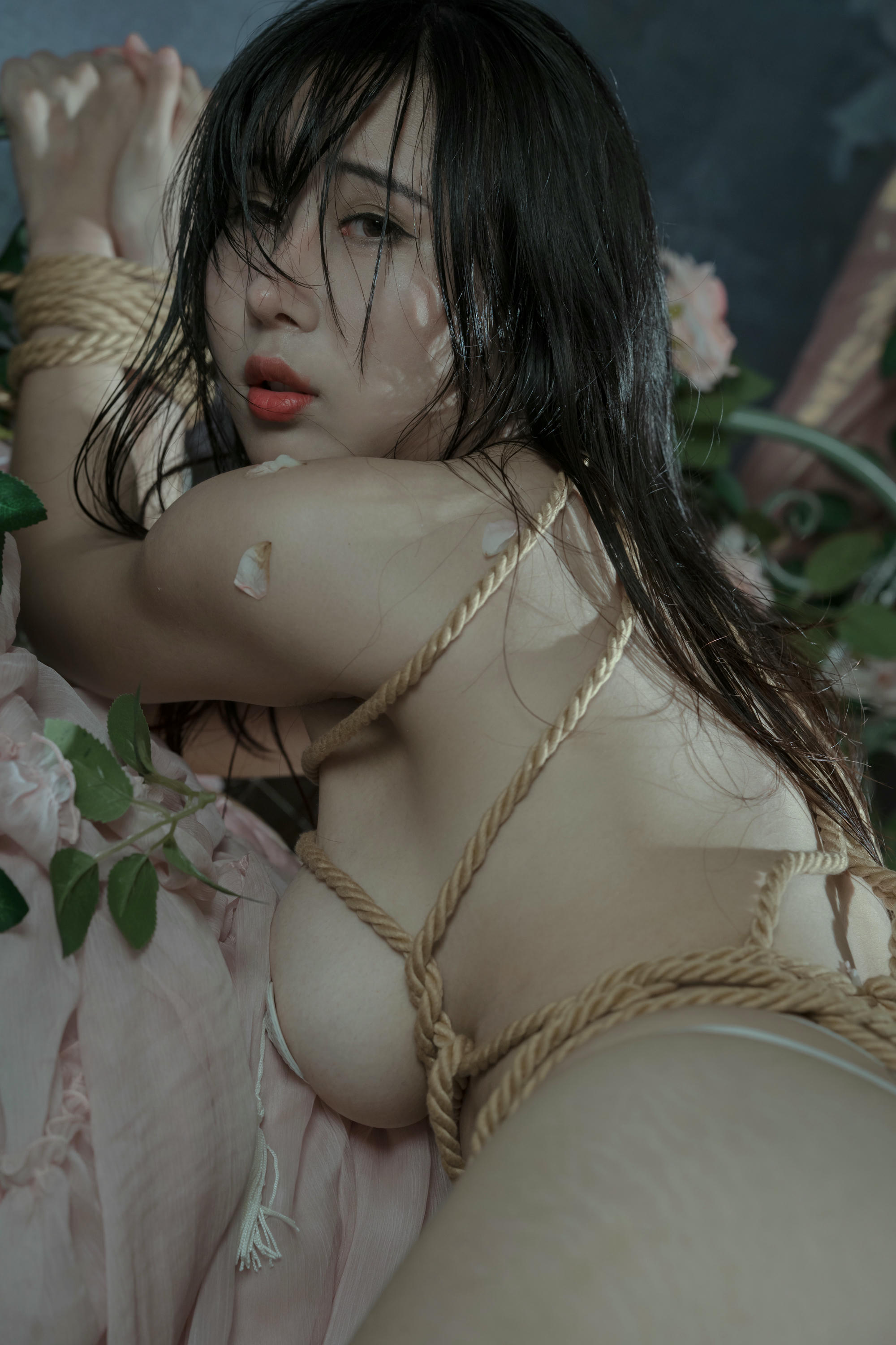 云溪溪 NO.024 奶桃 玫瑰绳艺 [50P1V-933MB]_第1集