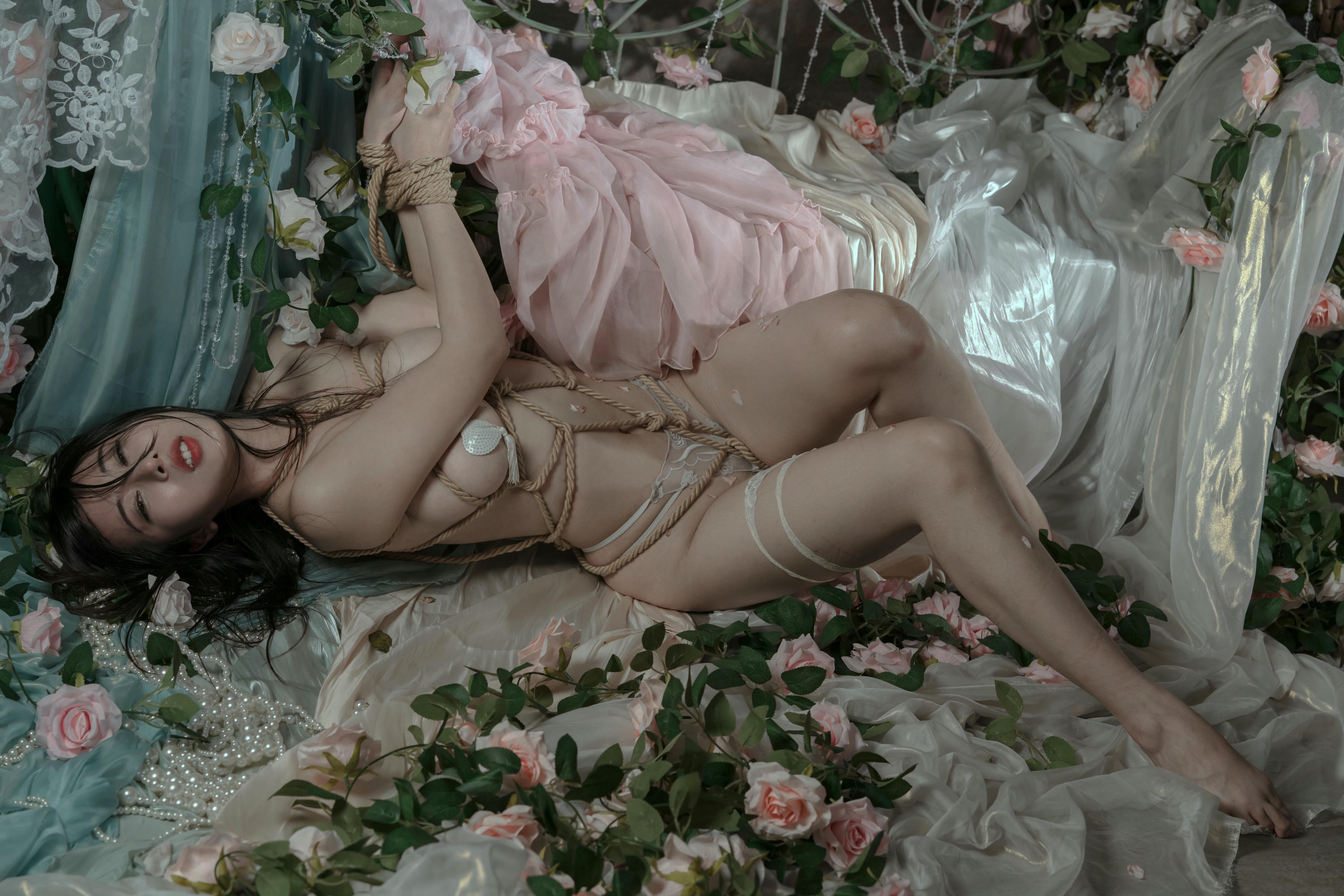 云溪溪 NO.024 奶桃 玫瑰绳艺 [50P1V-933MB]_第2集