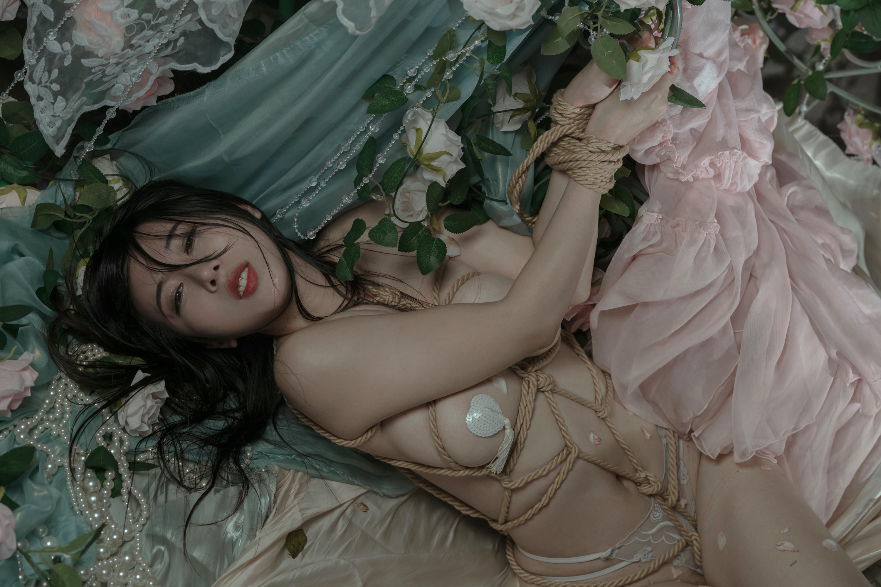 云溪溪 NO.024 奶桃 玫瑰绳艺 [50P1V-933MB]_第2集