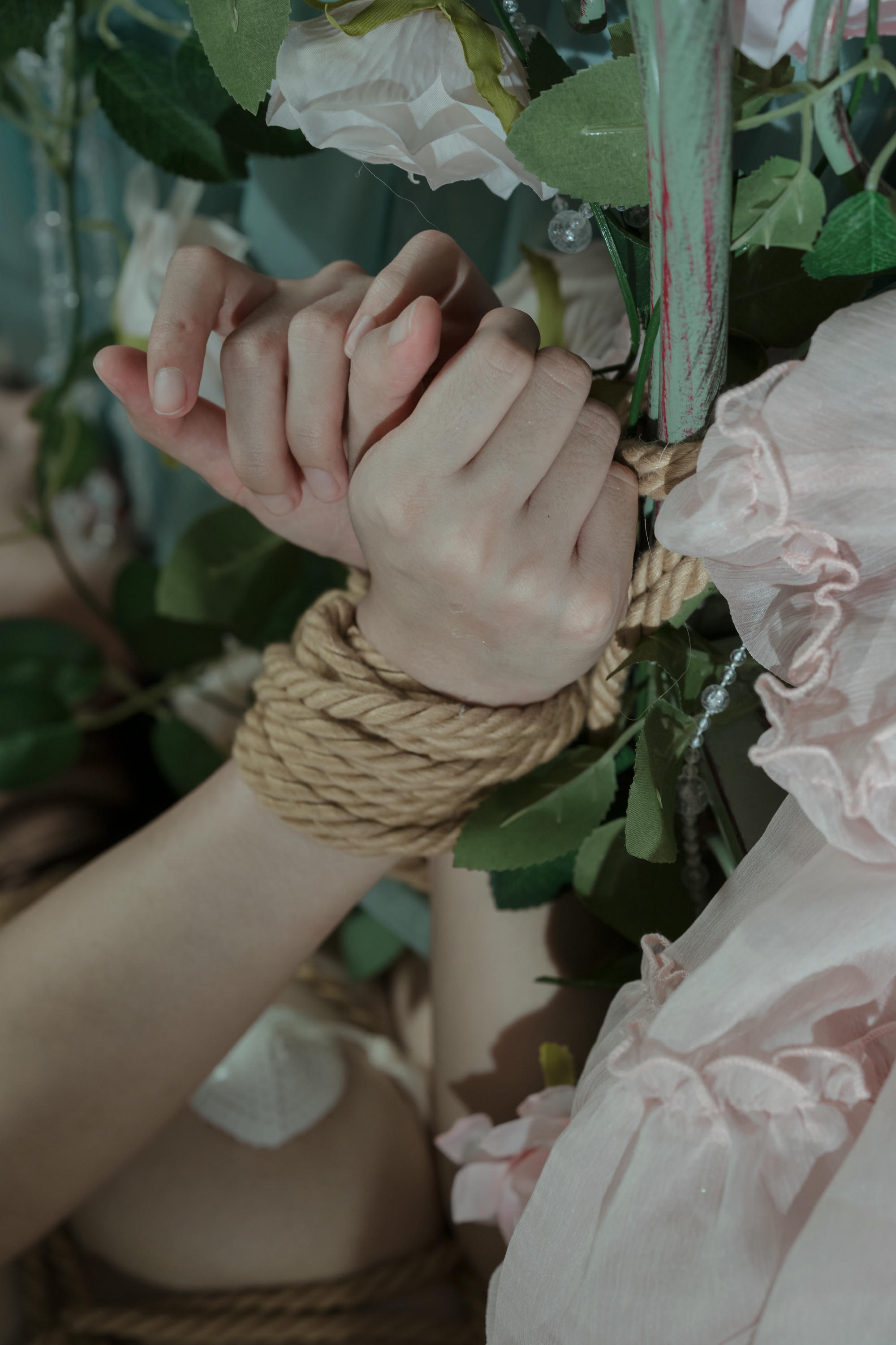 云溪溪 NO.024 奶桃 玫瑰绳艺 [50P1V-933MB]_第2集