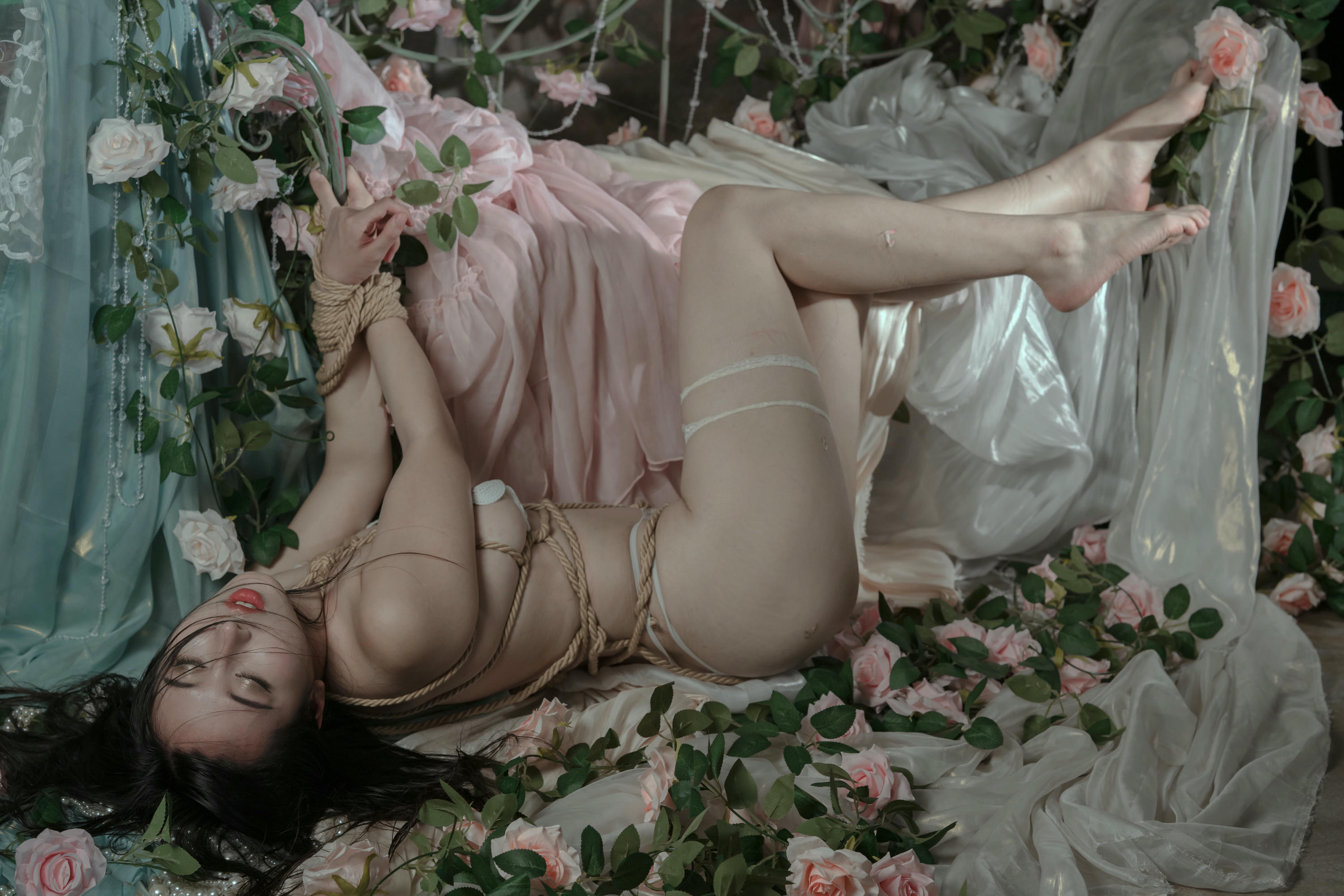 云溪溪 NO.024 奶桃 玫瑰绳艺 [50P1V-933MB]_第2集