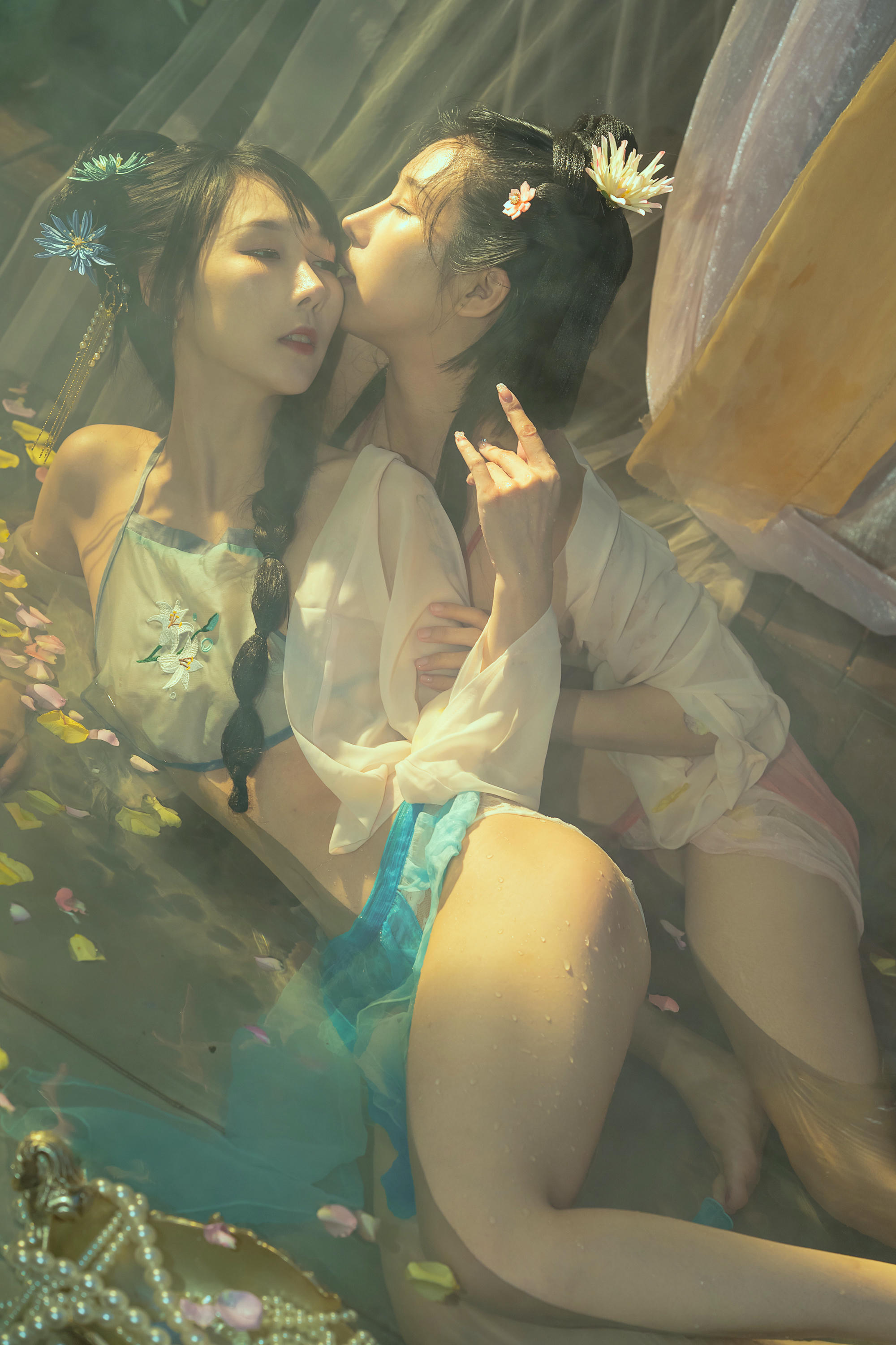 云溪溪 NO.025 奶桃桃 水池 [42P1V-1.38GB]_第2集