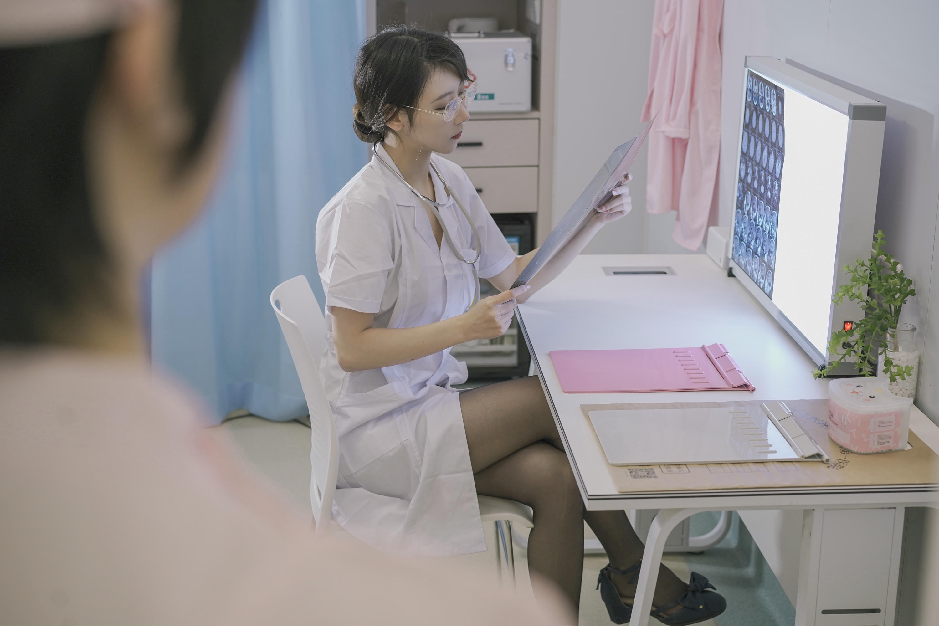 云溪溪 NO.034 &奶桃桃 N47医护 [80P+1V 1.20GB]_第1集