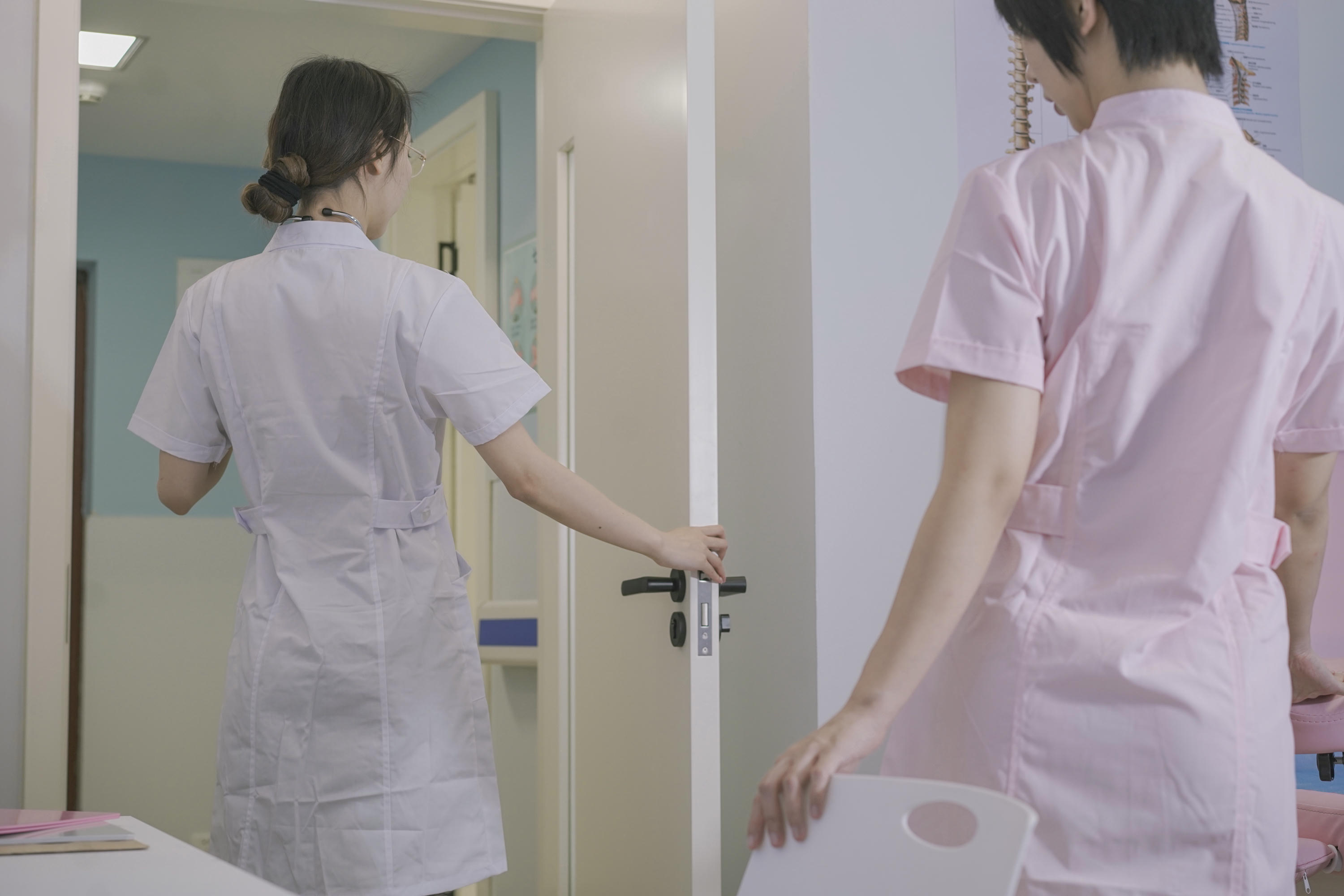 云溪溪 NO.034 &奶桃桃 N47医护 [80P+1V 1.20GB]_第2集