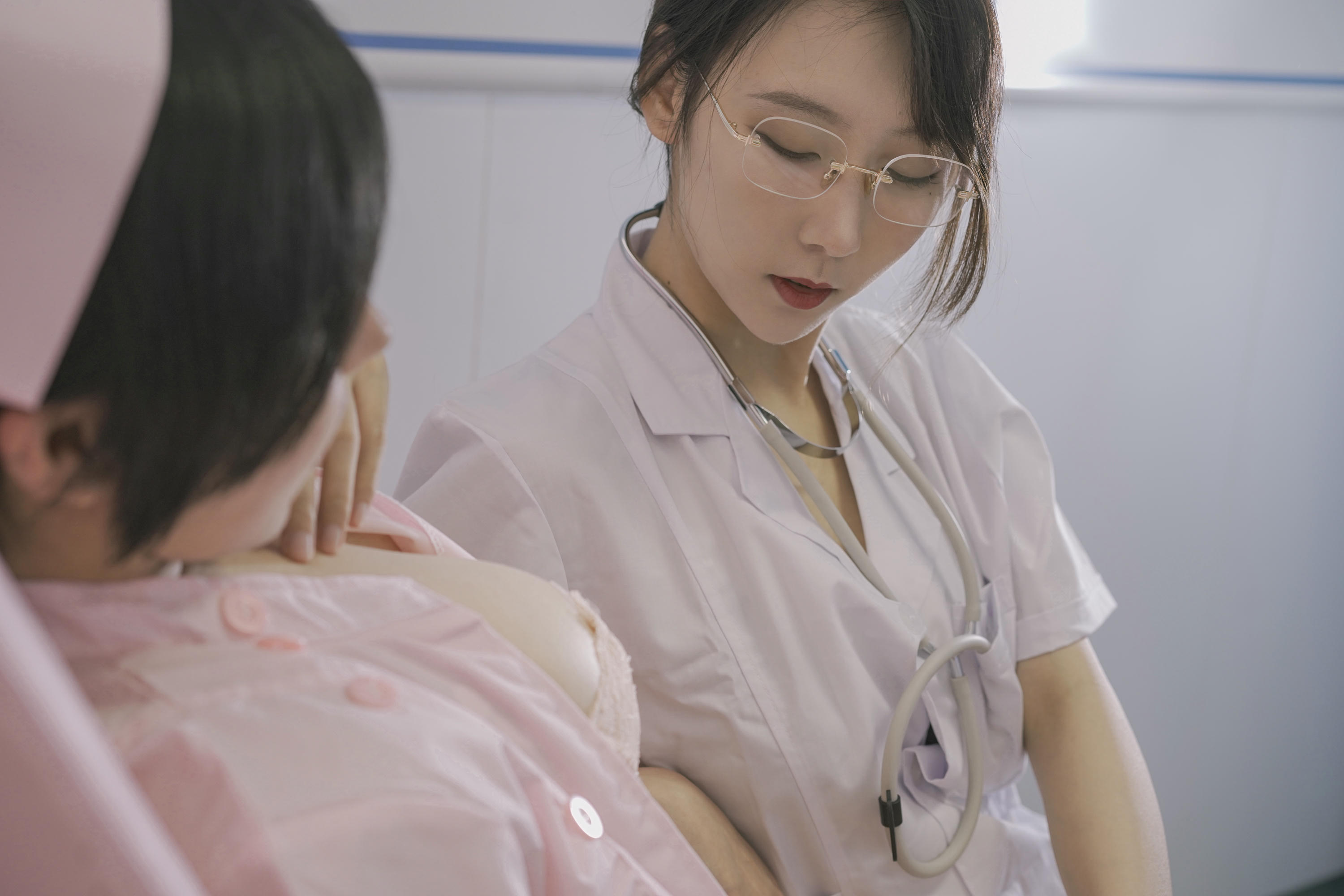 云溪溪 NO.034 &奶桃桃 N47医护 [80P+1V 1.20GB]_第2集