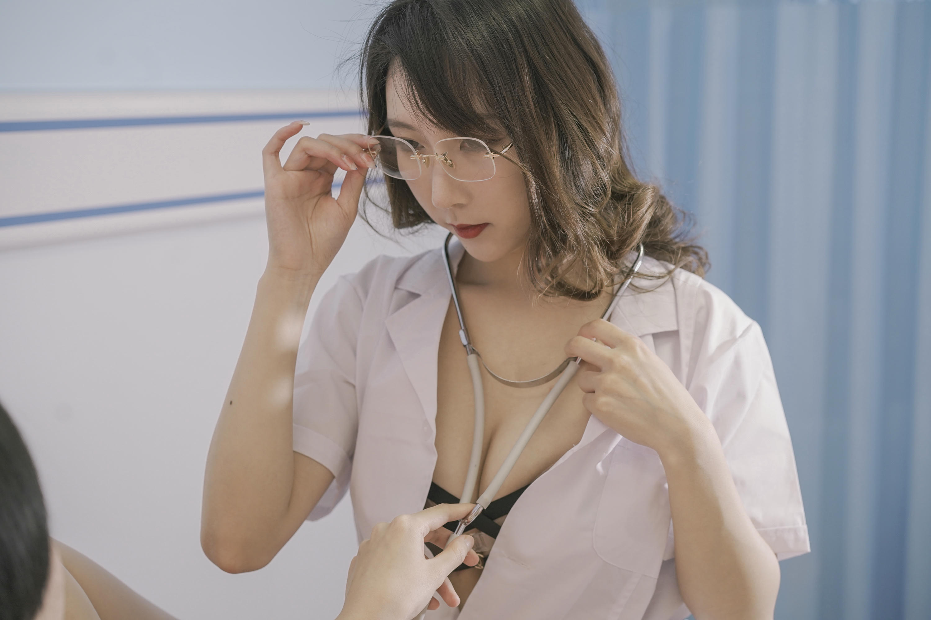 云溪溪 NO.034 &奶桃桃 N47医护 [80P+1V 1.20GB]_第3集