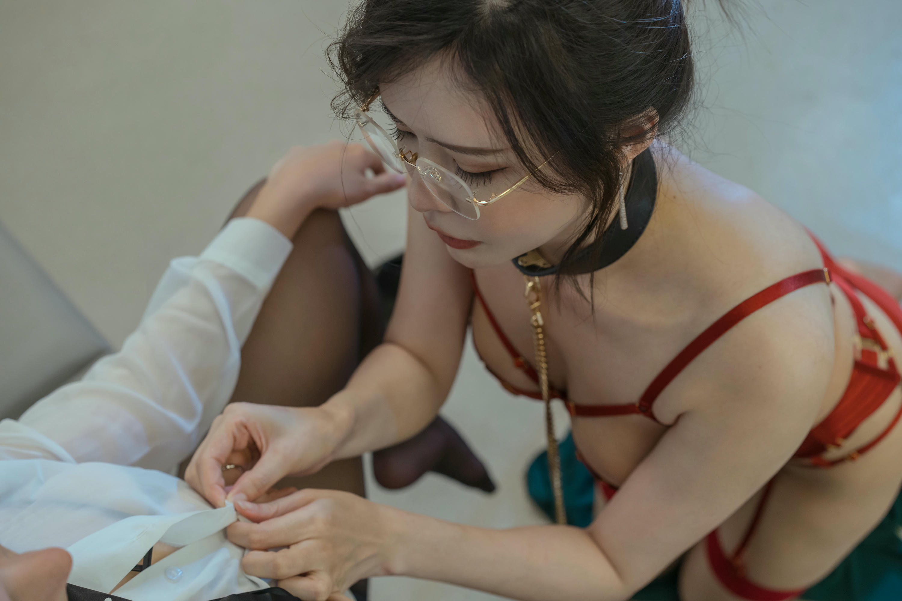 云溪溪 NO.058 秋和柯基 奶桃 电车[80P+1V 1.74GB]_第1集