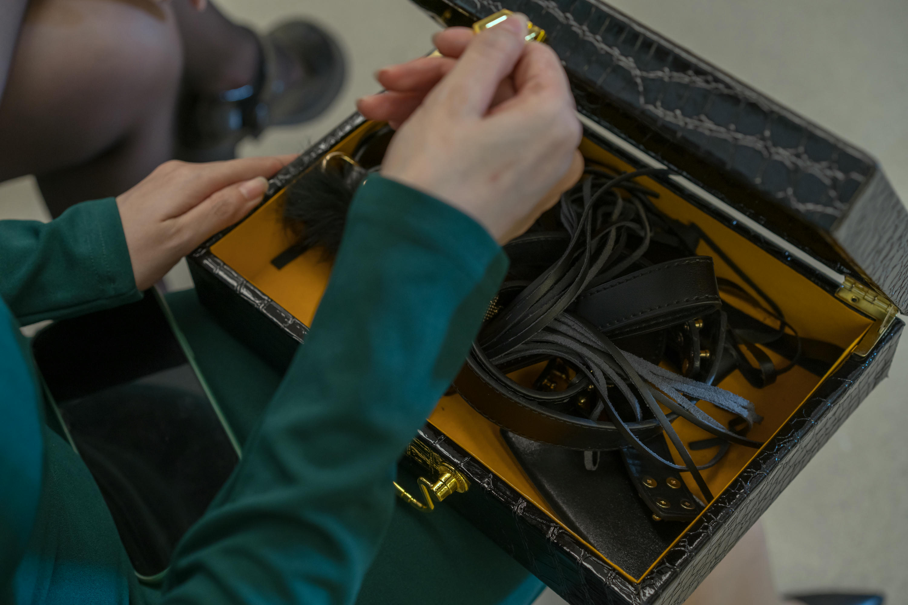 云溪溪 NO.058 秋和柯基 奶桃 电车[80P+1V 1.74GB]_第3集