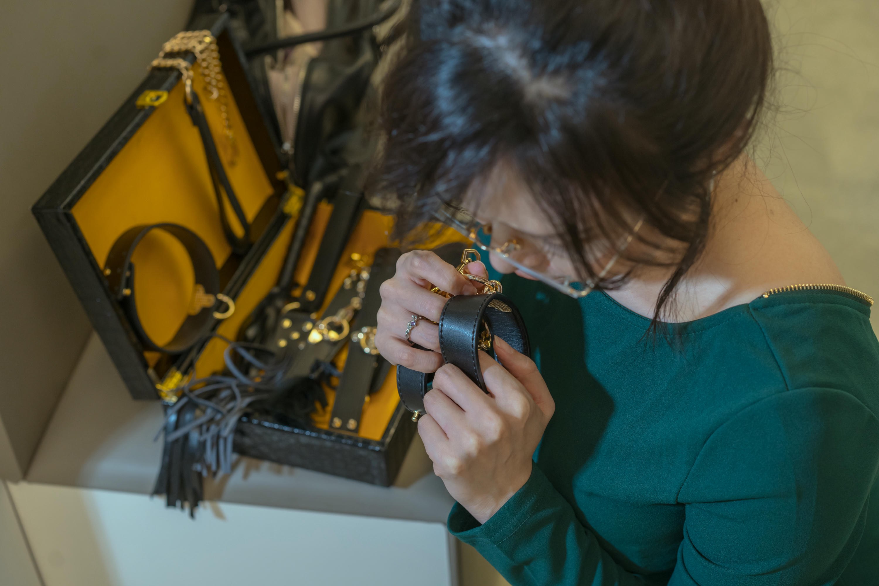 云溪溪 NO.058 秋和柯基 奶桃 电车[80P+1V 1.74GB]_第4集