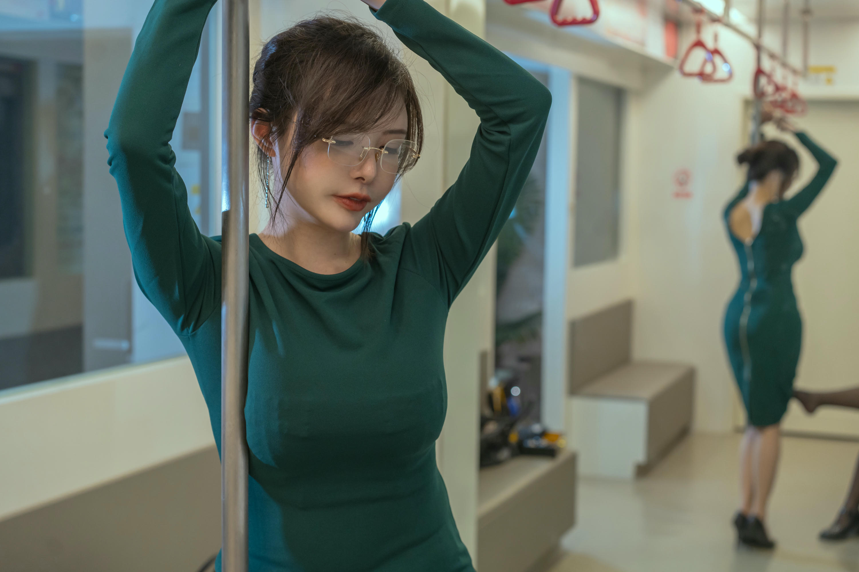 云溪溪 NO.058 秋和柯基 奶桃 电车[80P+1V 1.74GB]_第4集