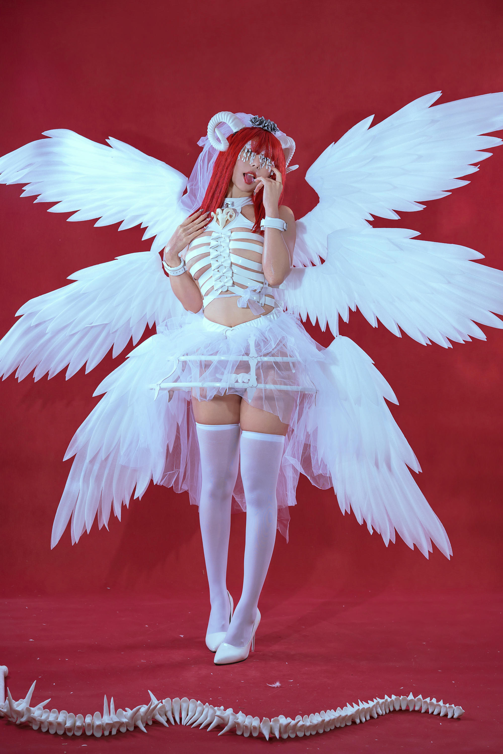 云溪溪 NO.061 火锅味的奶桃桃 萝斯莉莉斯 六翼炽天使 [24P／240MB]_第1集