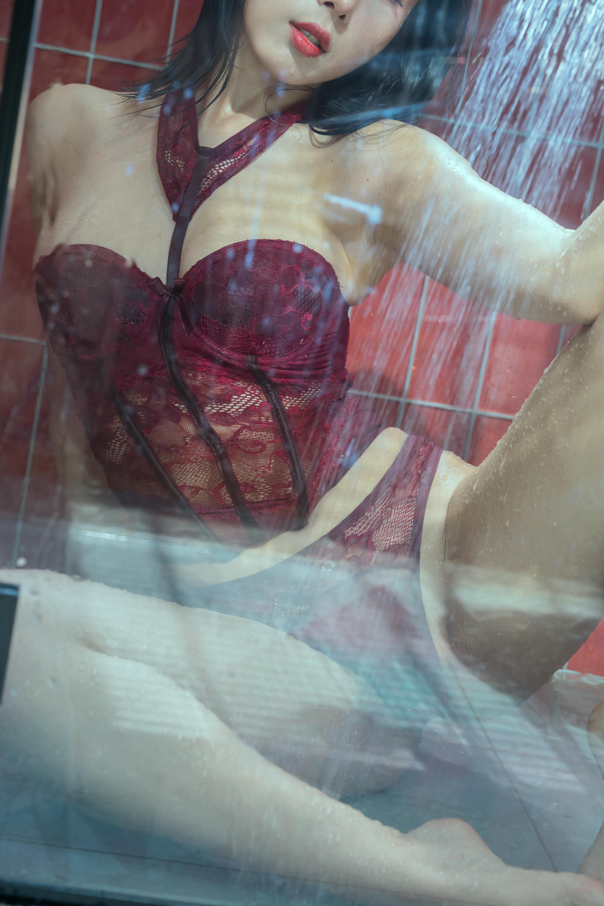 云溪溪 NO.079 奶桃 洗澡 红色情趣 [19P1V 211MB]_第1集