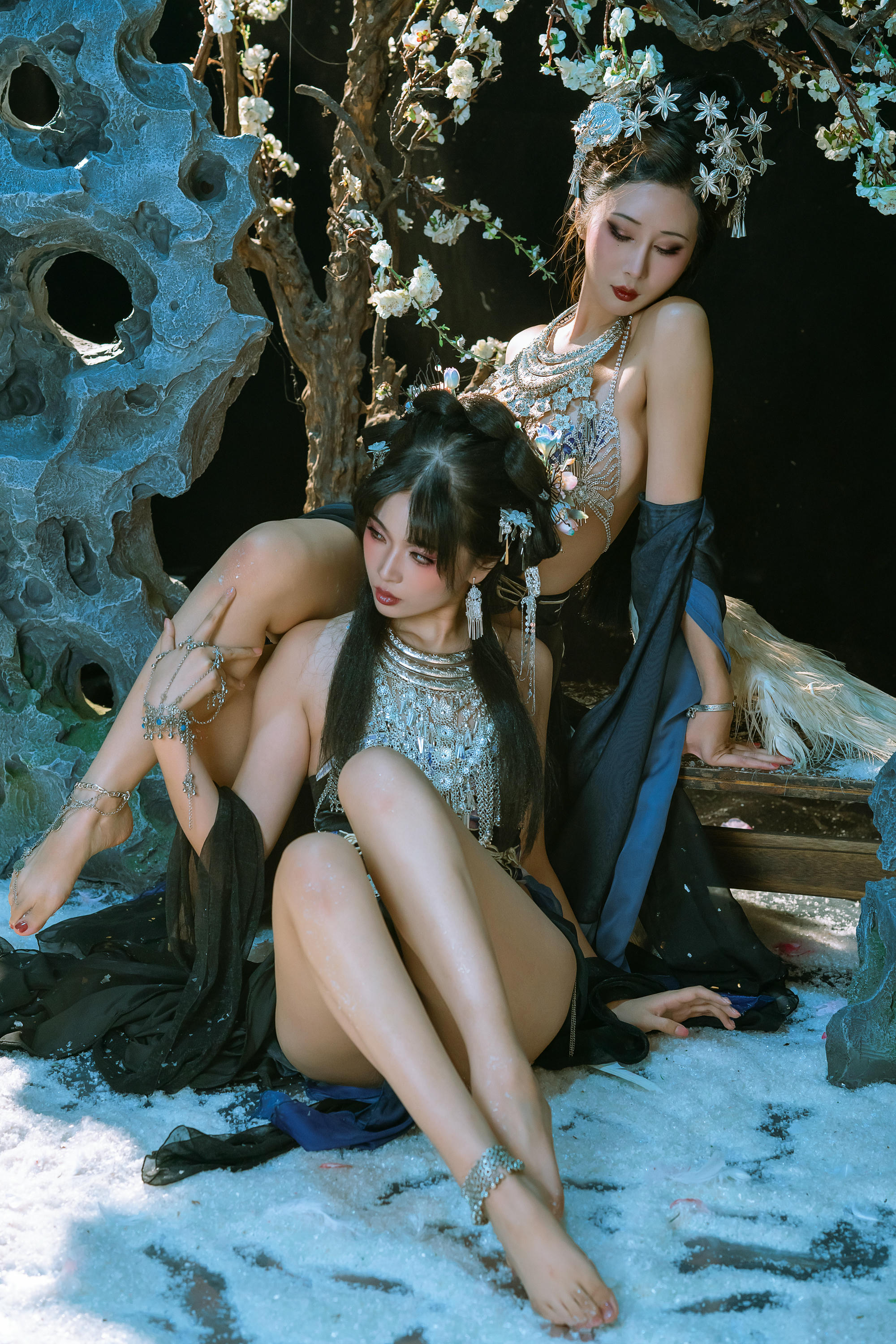 云溪溪 NO.091 奶桃桃&轩萧学姐 苗疆少女 [24P1V 403MB]_第2集