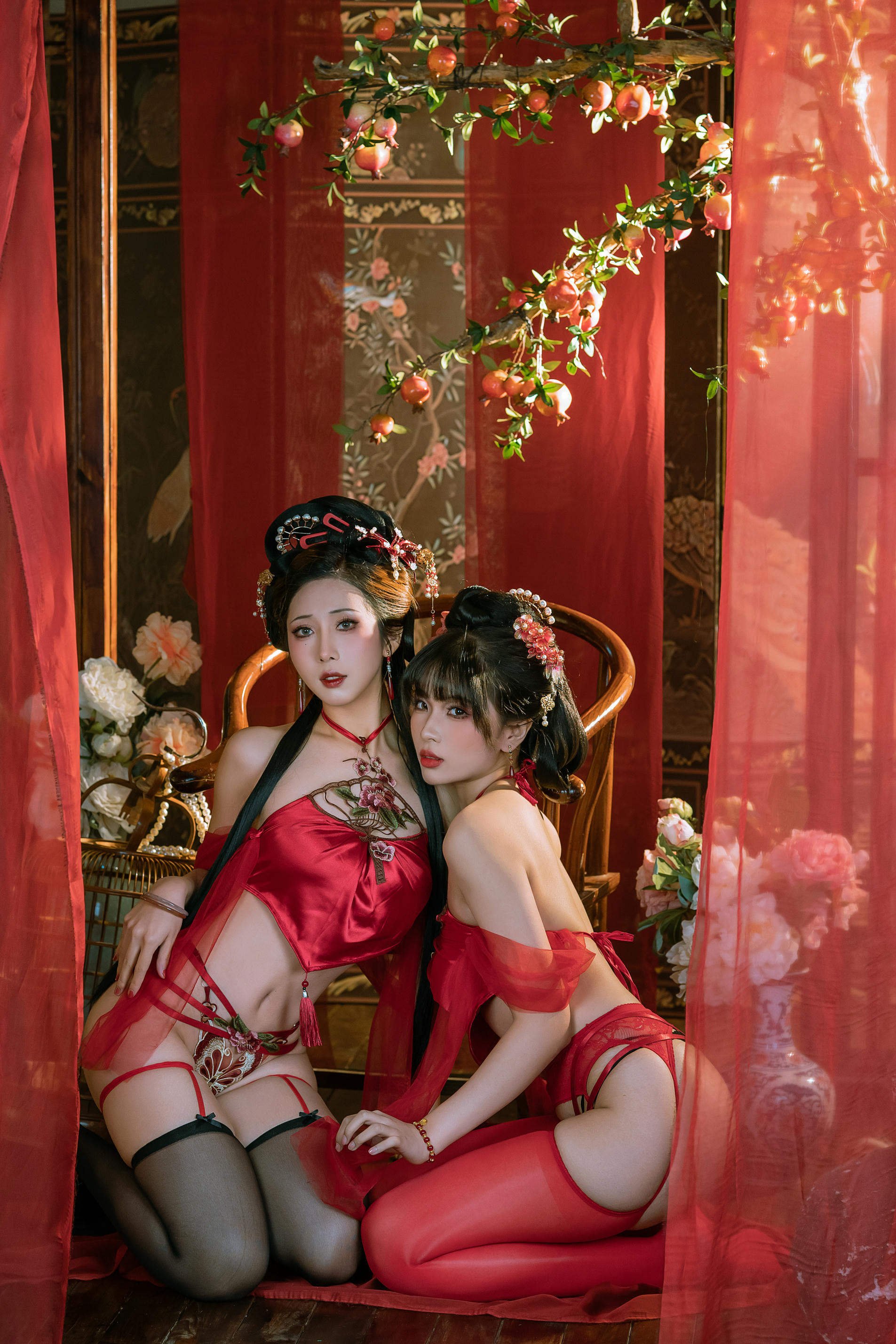 云溪溪 NO.092 奶桃桃&轩萧学姐 情趣肚兜 [23P1V 496MB]_第1集