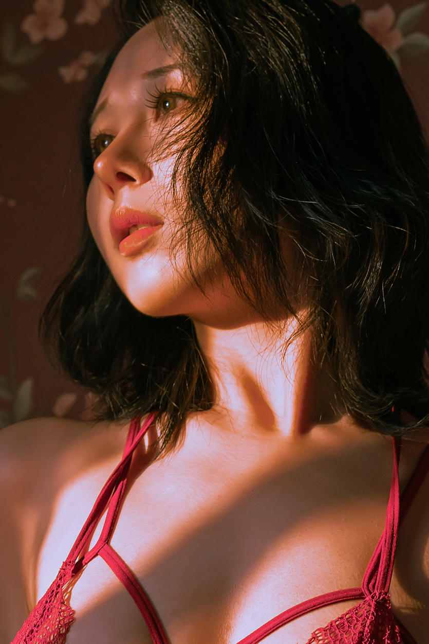 云溪溪 NO.096 奶桃 红色 [12P／70MB]_第1集