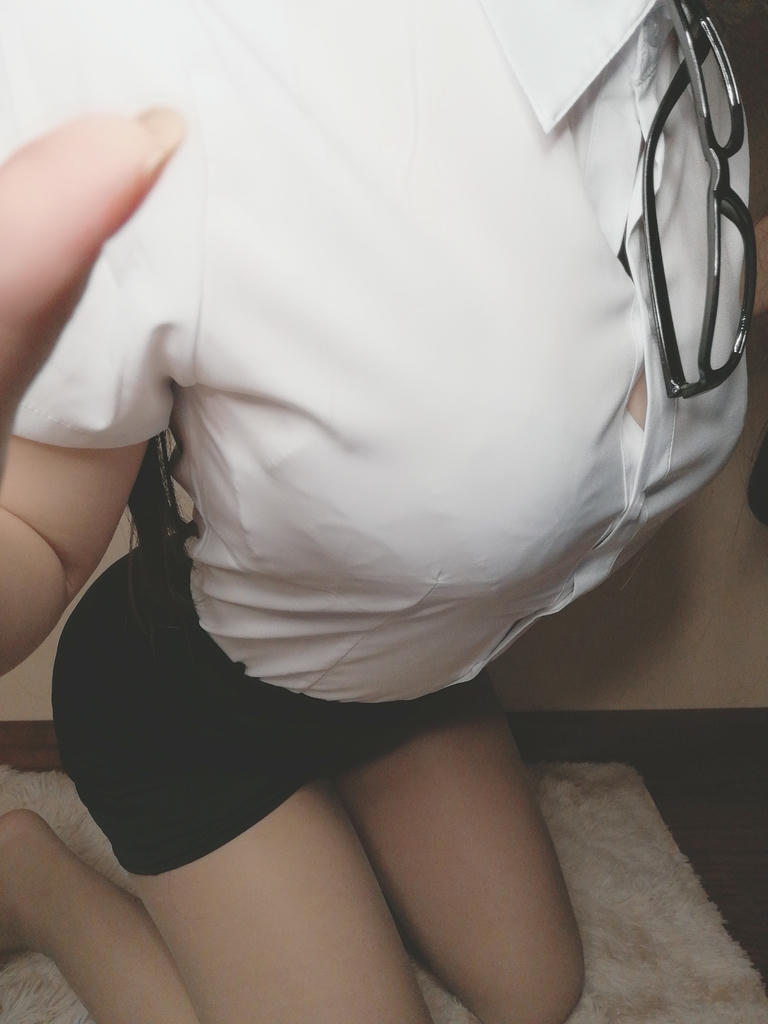 芋圆侑子 NO.010 醉酒小秘书 [53P4V-92MB]_第1集