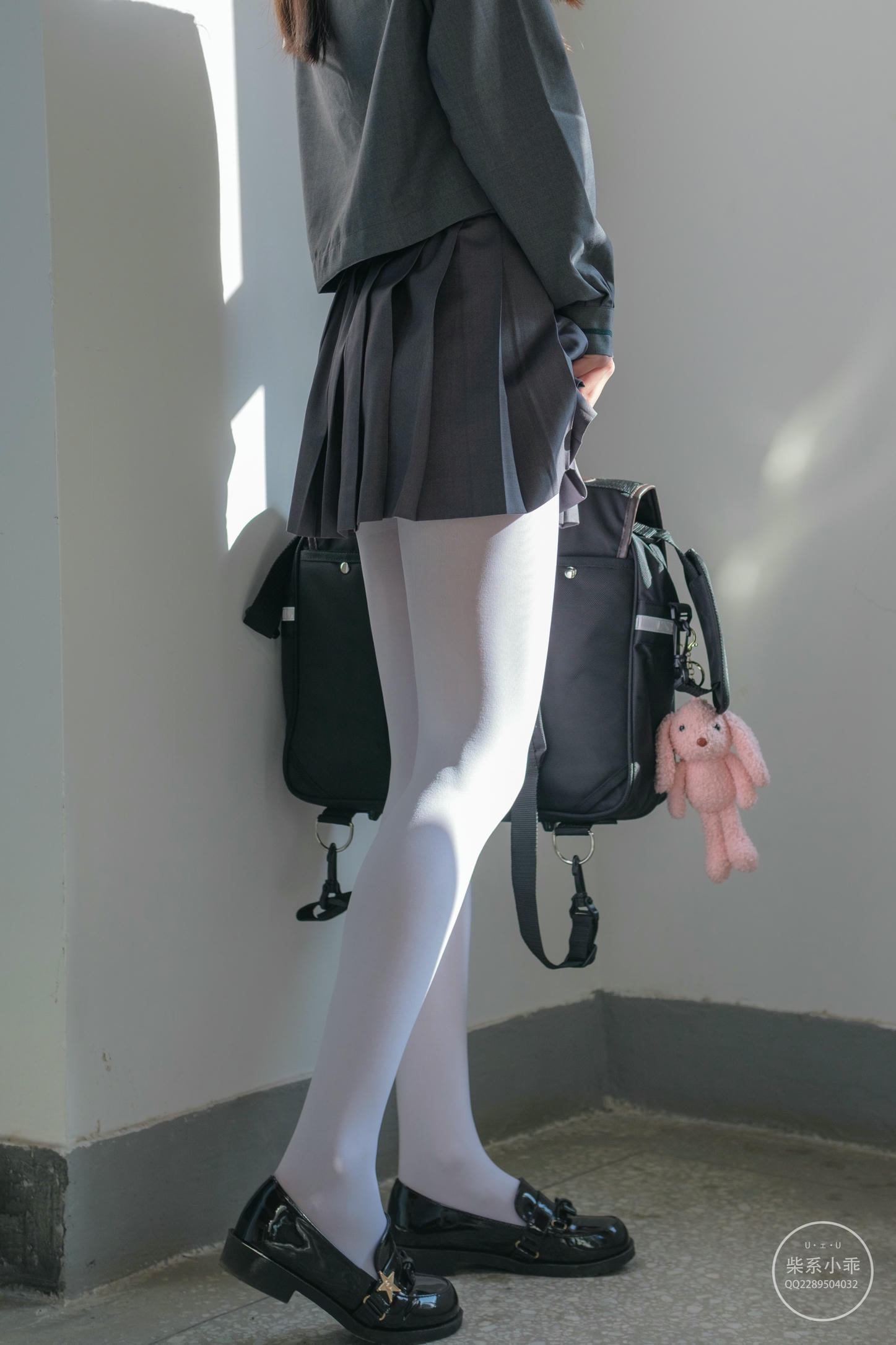 稚乖画册 NO.014 夜夜 教室 [63P1V-595MB]_第2集