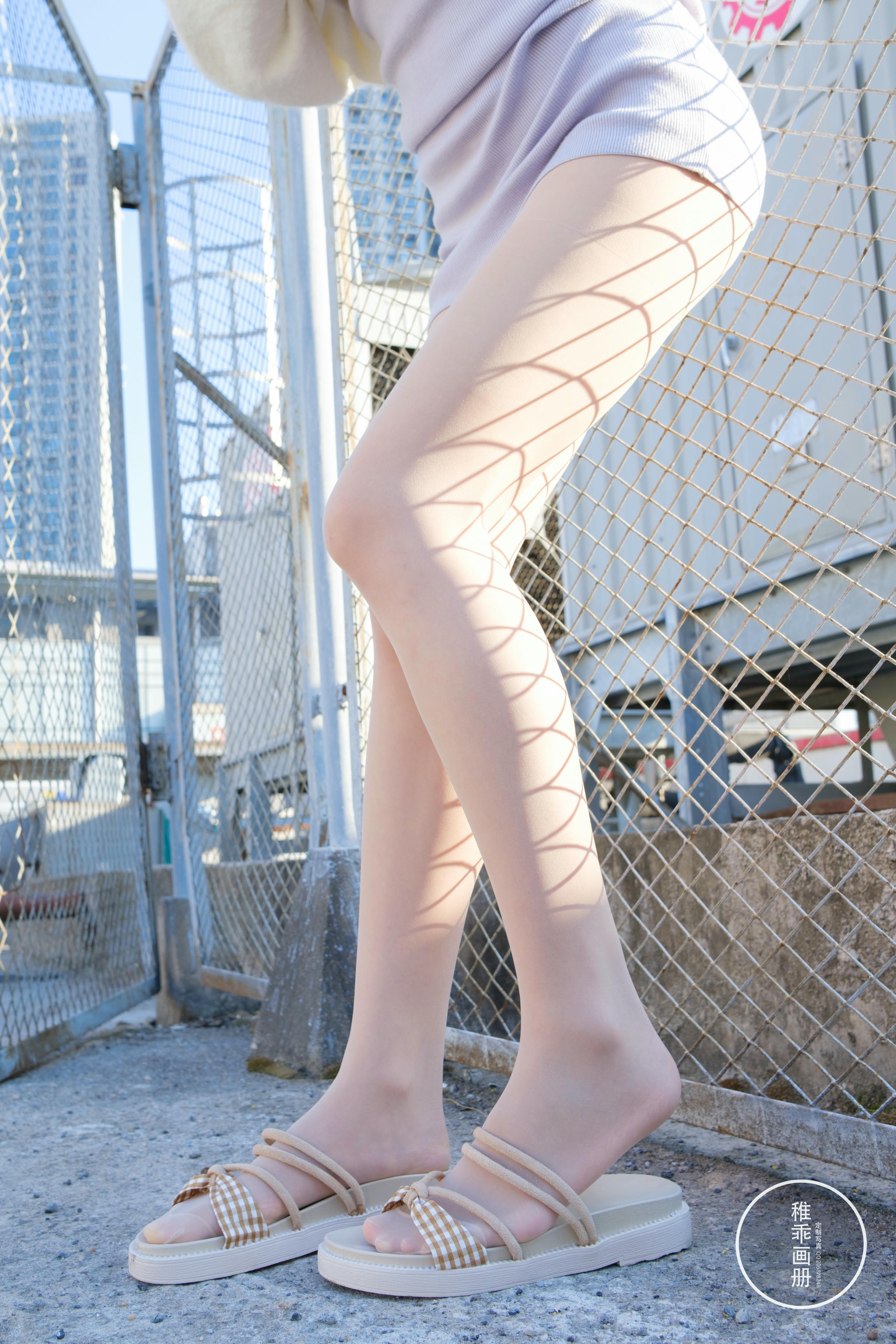 稚乖画册 NO.016 晴空05 夜夜 天台停车场肉丝 [83P1V 4.68GB]_第1集