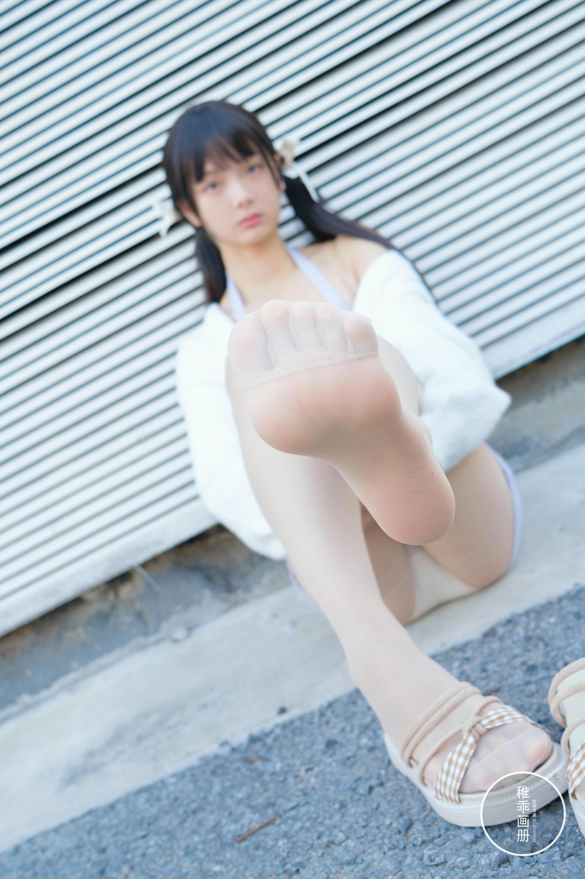 稚乖画册 NO.016 晴空05 夜夜 天台停车场肉丝 [83P1V 4.68GB]_第1集