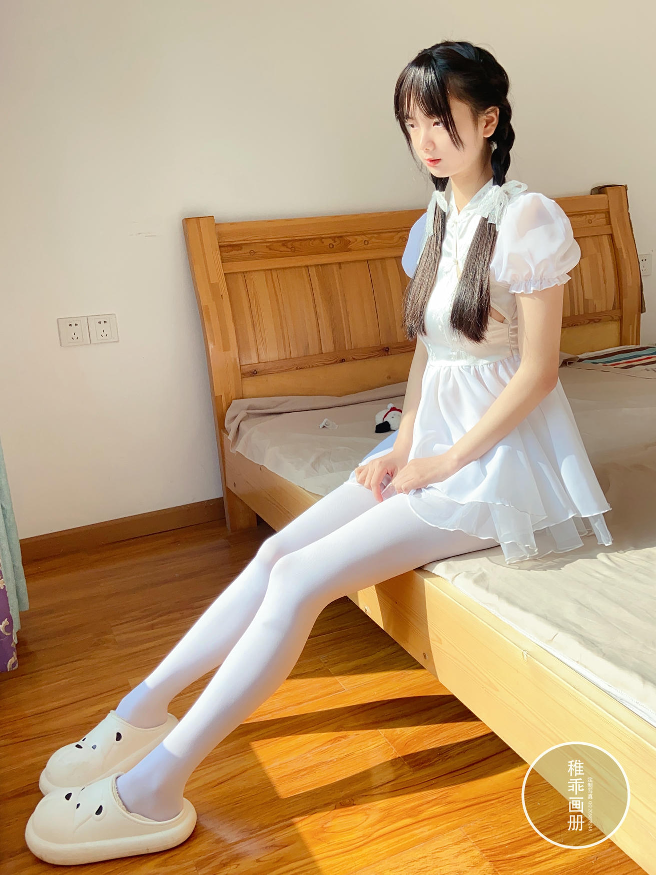 稚乖画册 NO.017 夜夜 嬉戏 80d白丝 [74P1V-368MB]_第1集