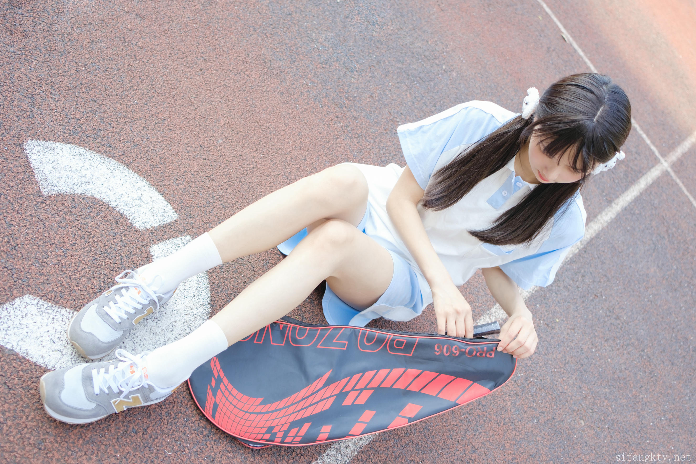 稚乖画册 NO.022 夜夜 运动服 [83P2V-2.31G]_第1集