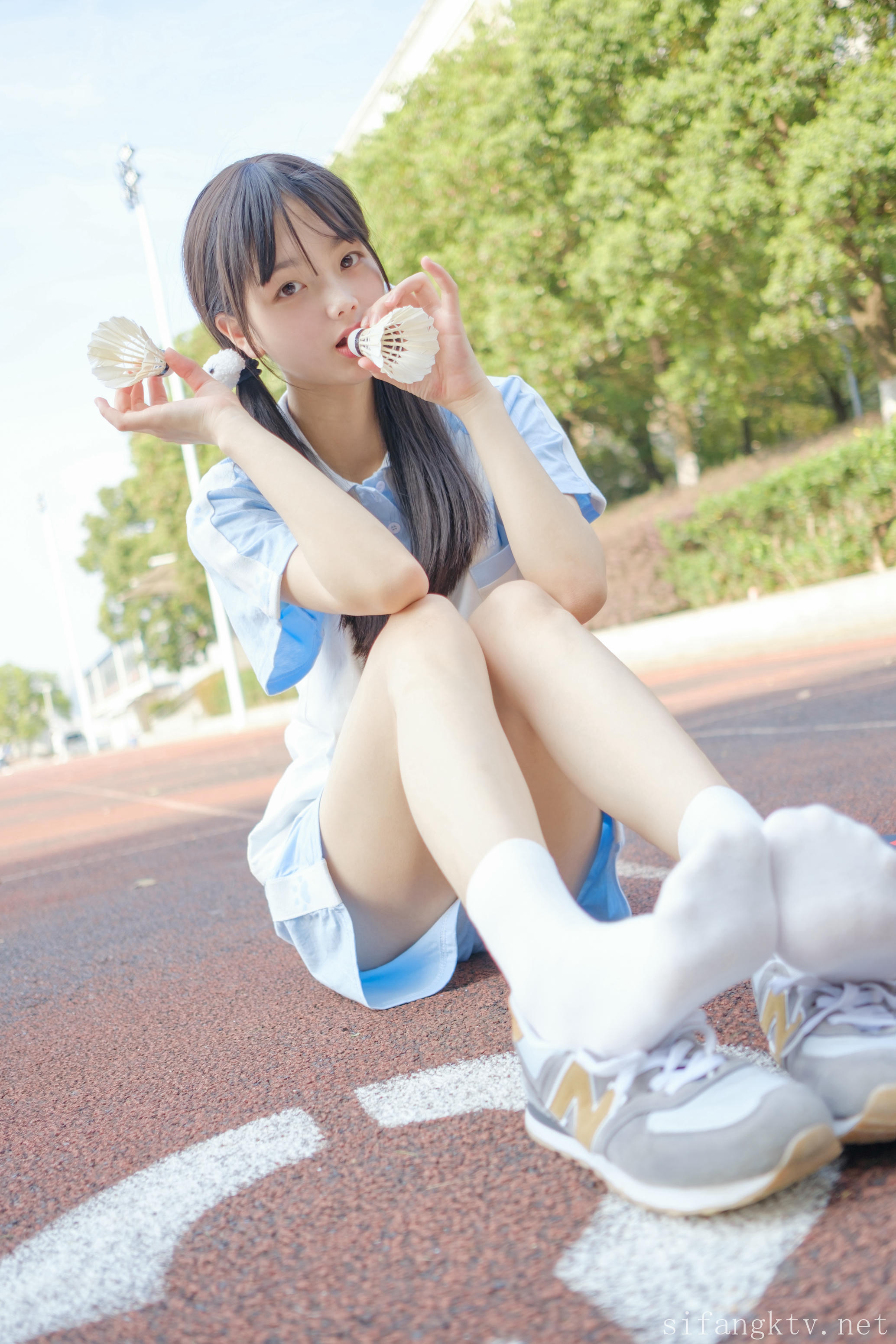 稚乖画册 NO.022 夜夜 运动服 [83P2V-2.31G]_第1集