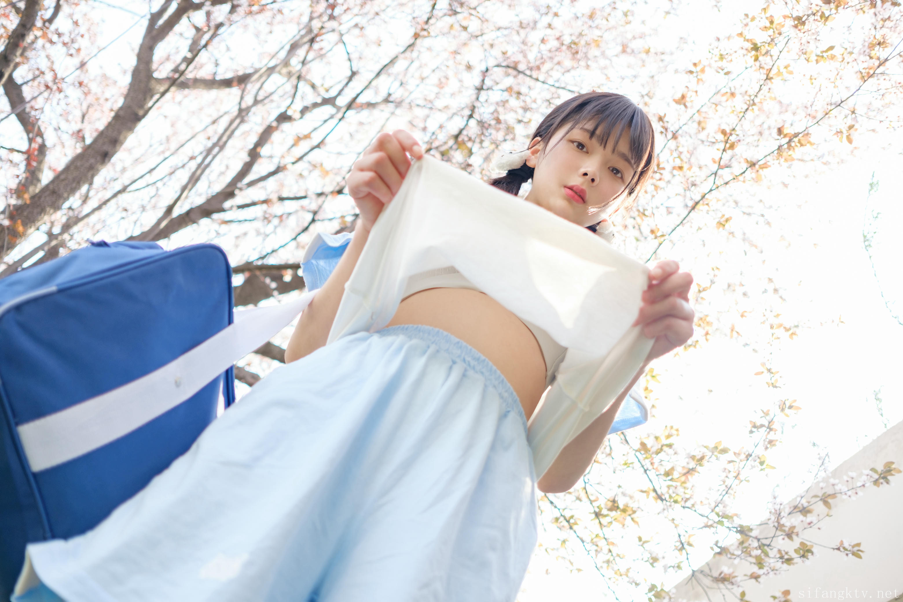 稚乖画册 NO.022 夜夜 运动服 [83P2V-2.31G]_第1集