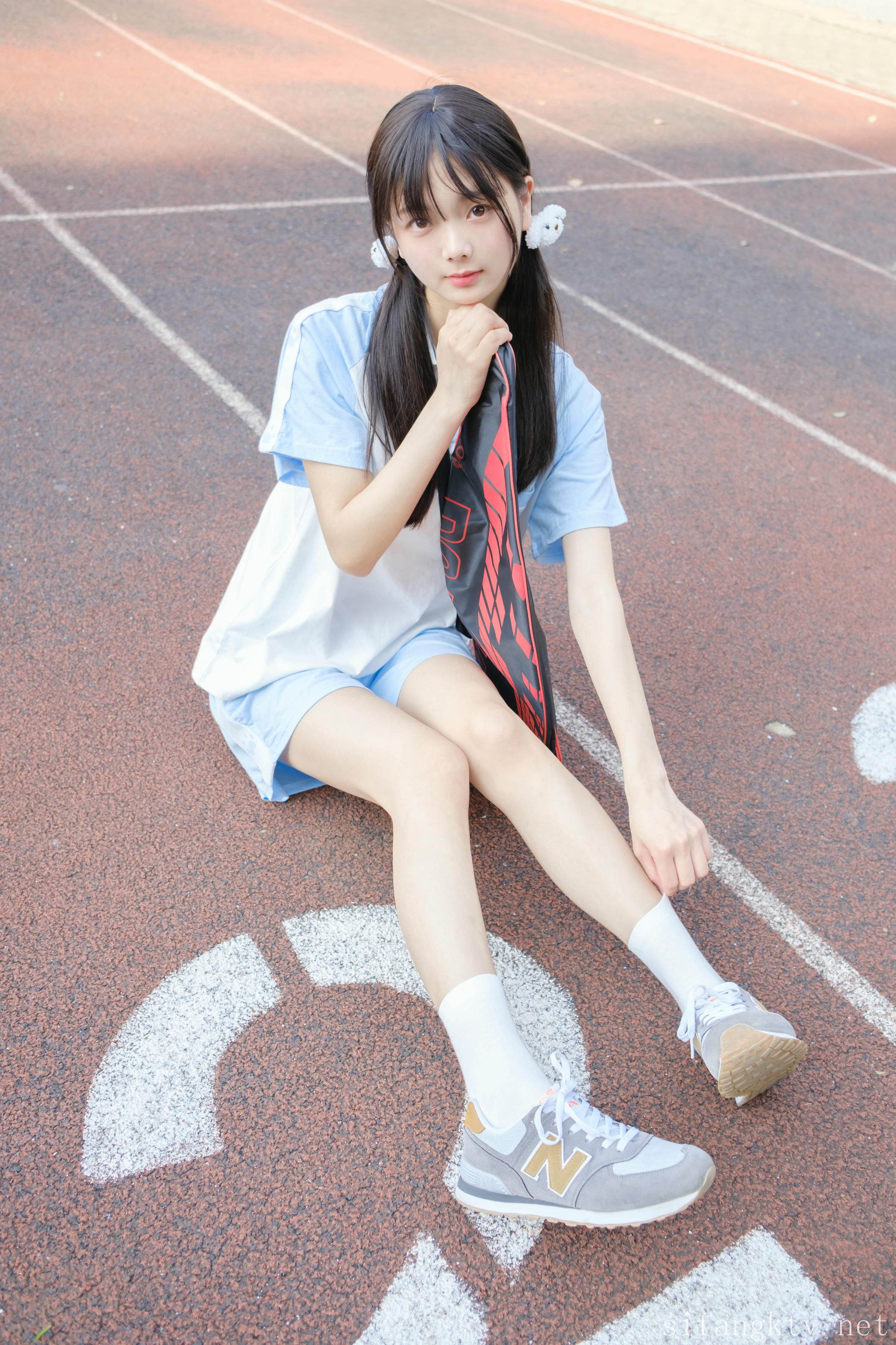 稚乖画册 NO.022 夜夜 运动服 [83P2V-2.31G]_第1集