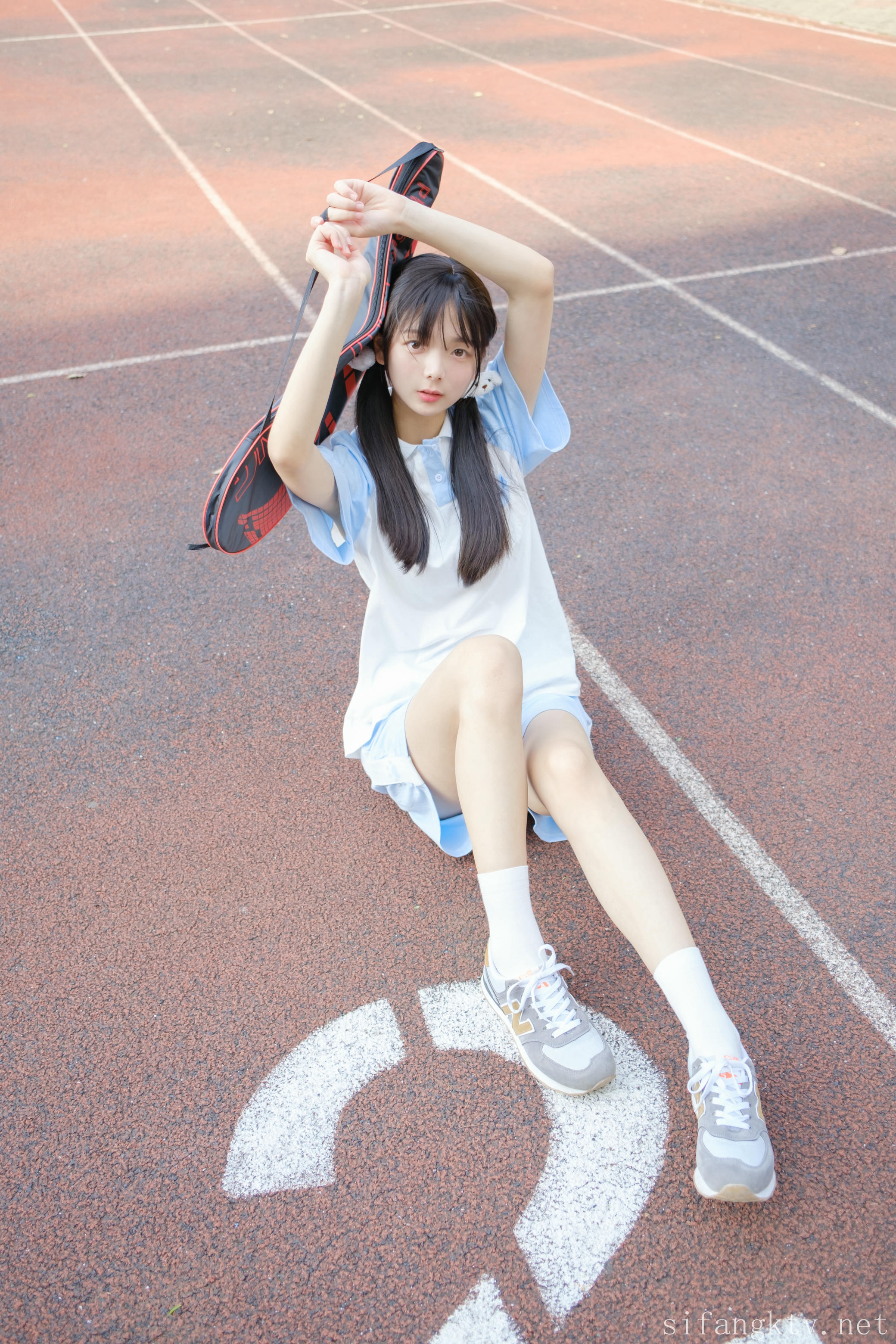 稚乖画册 NO.022 夜夜 运动服 [83P2V-2.31G]_第1集