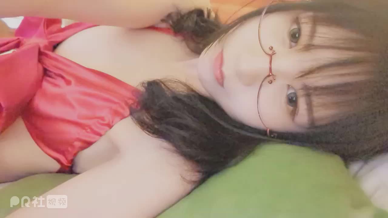 逐月SU - 怎么会有这么色气的内衣_第1集