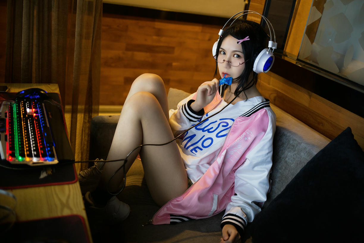 逐月SU - 网吧历险记_第1集