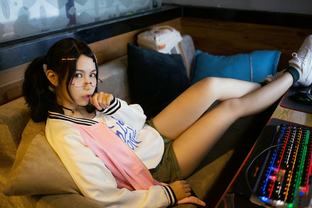 逐月SU - 网吧历险记_第1集