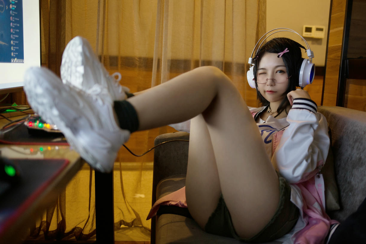 逐月SU - 网吧历险记_第1集