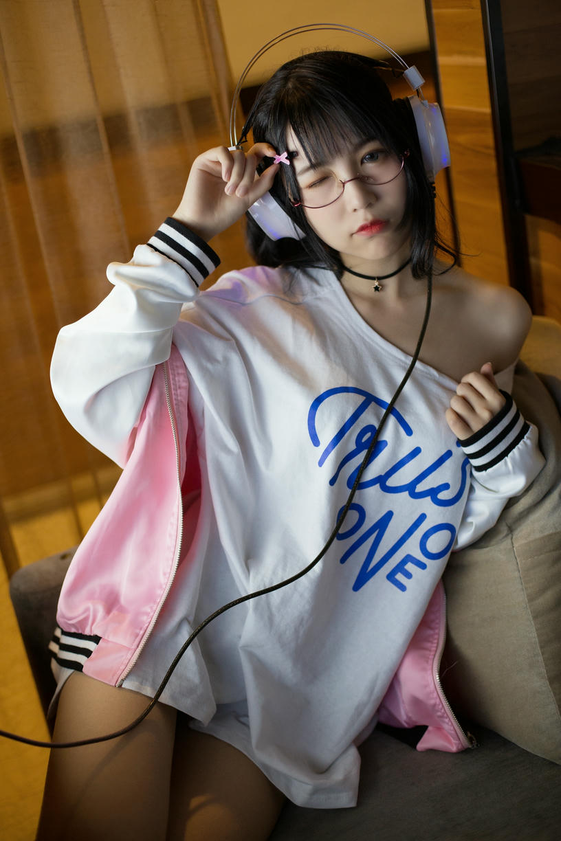 逐月SU - 网吧历险记_第1集