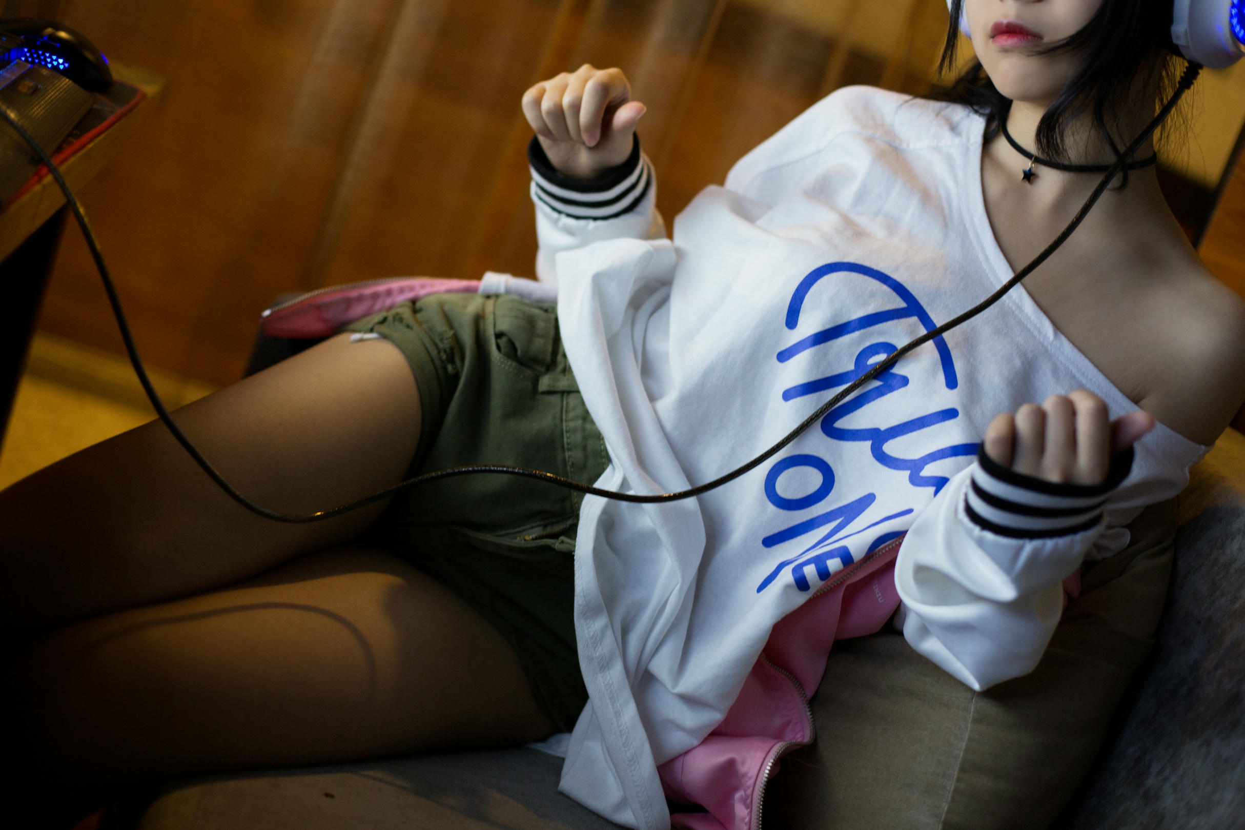 逐月SU - 网吧历险记_第1集