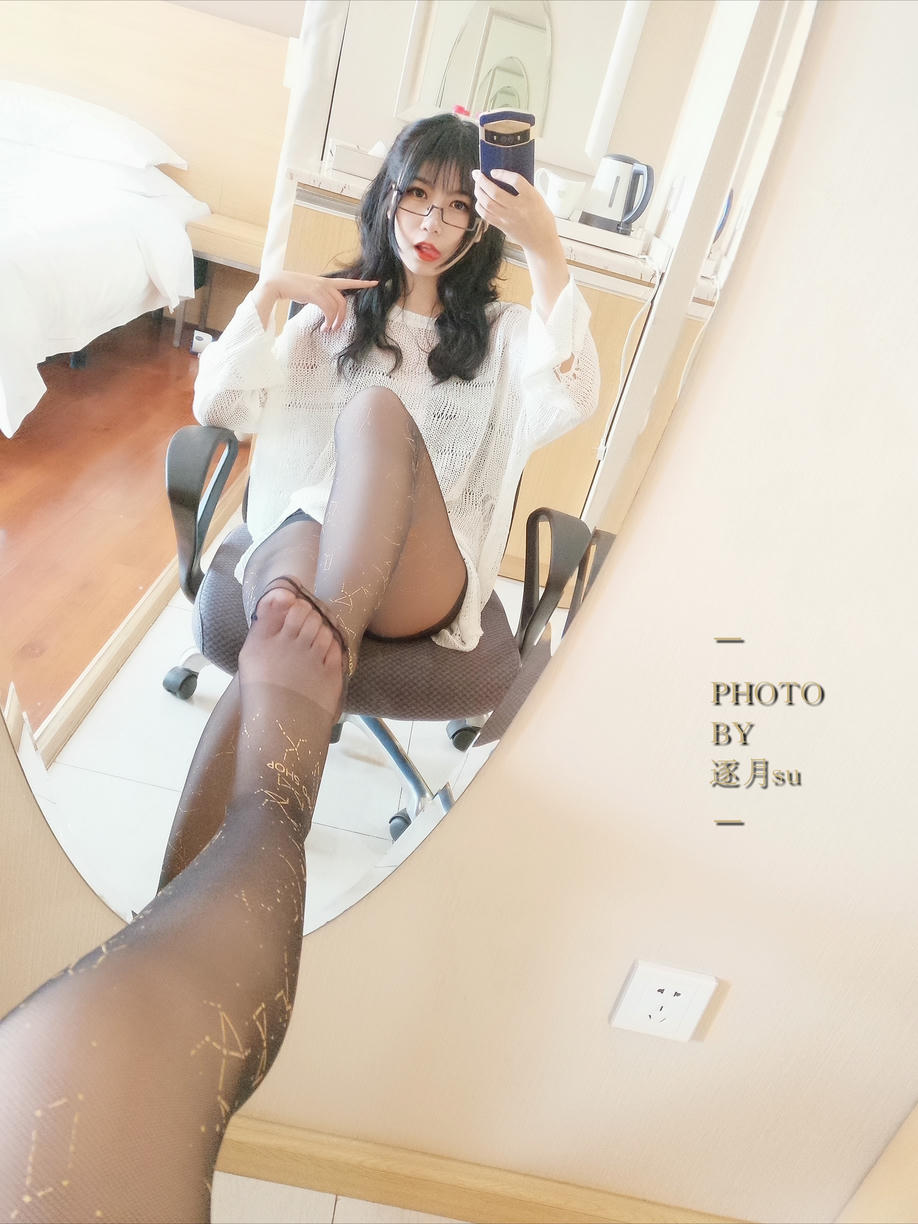 逐月SU - 足控向_第1集