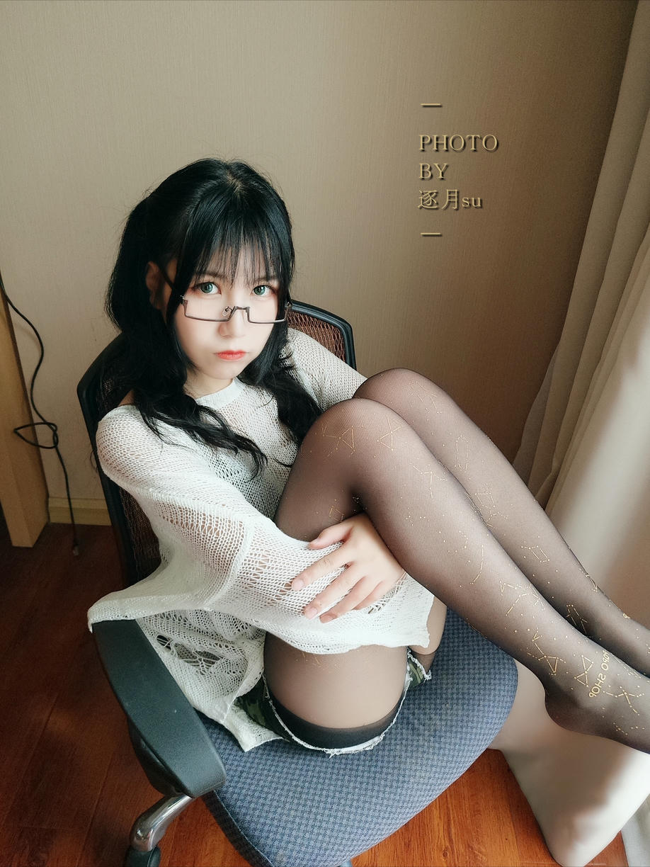 逐月SU - 足控向_第1集