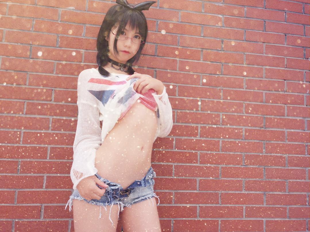 逐月SU - 这个穿搭如何_第1集