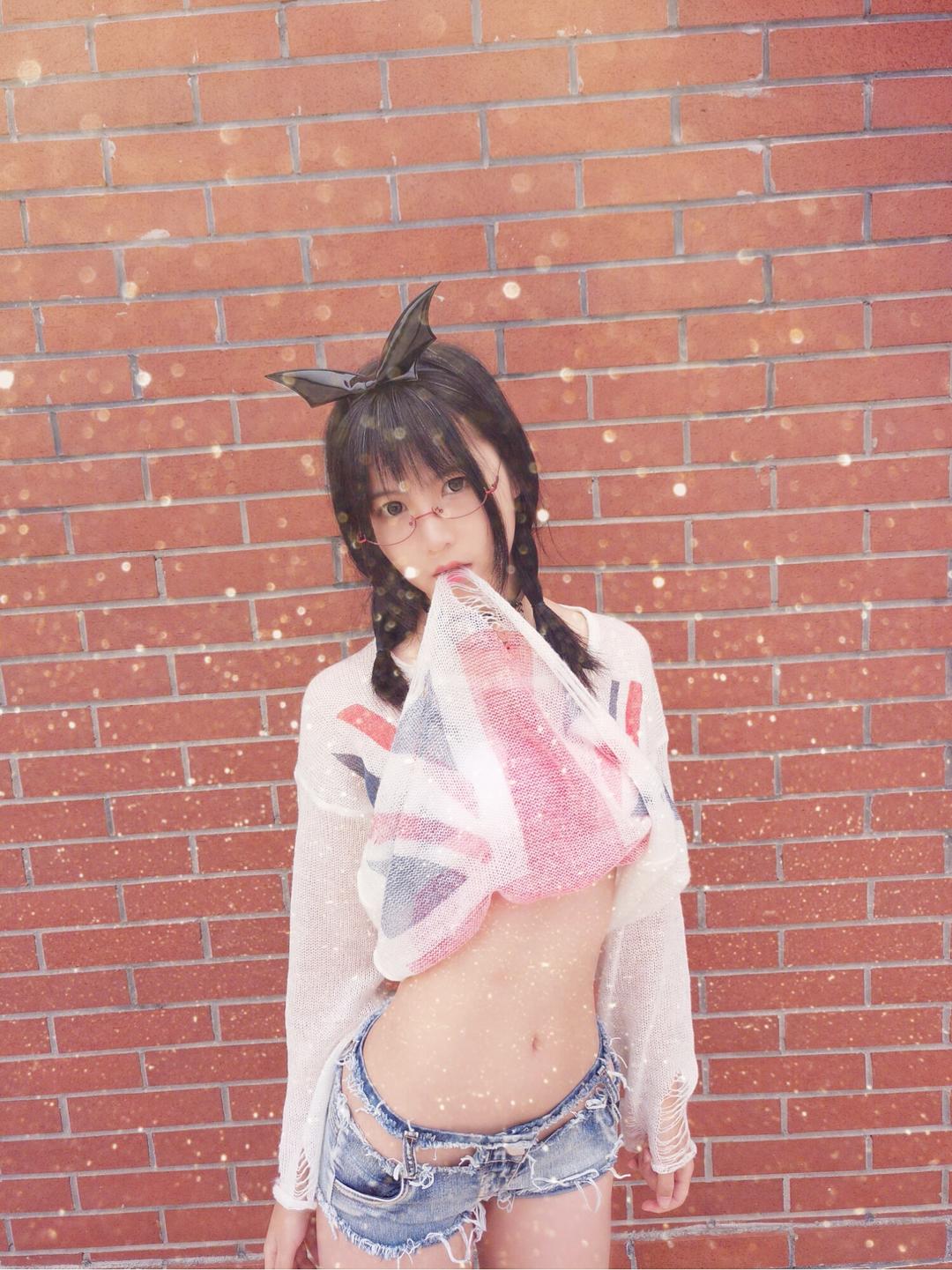 逐月SU - 这个穿搭如何_第1集