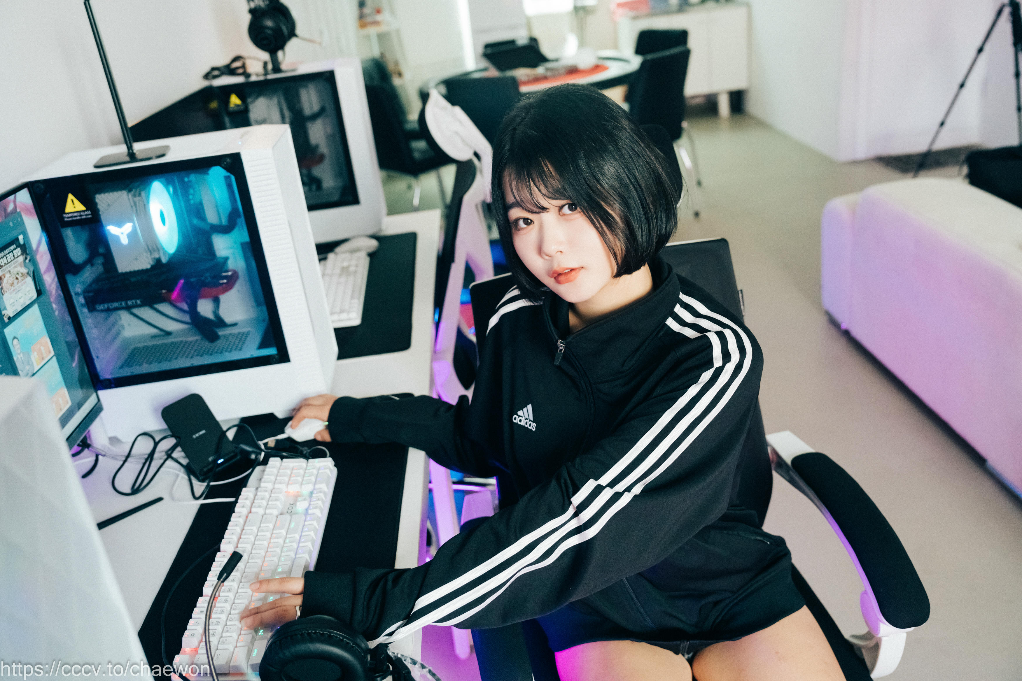 Zia (지아) NO.098 Loozy PC Room with SP [218P+14V／5.52GB]_第1集
