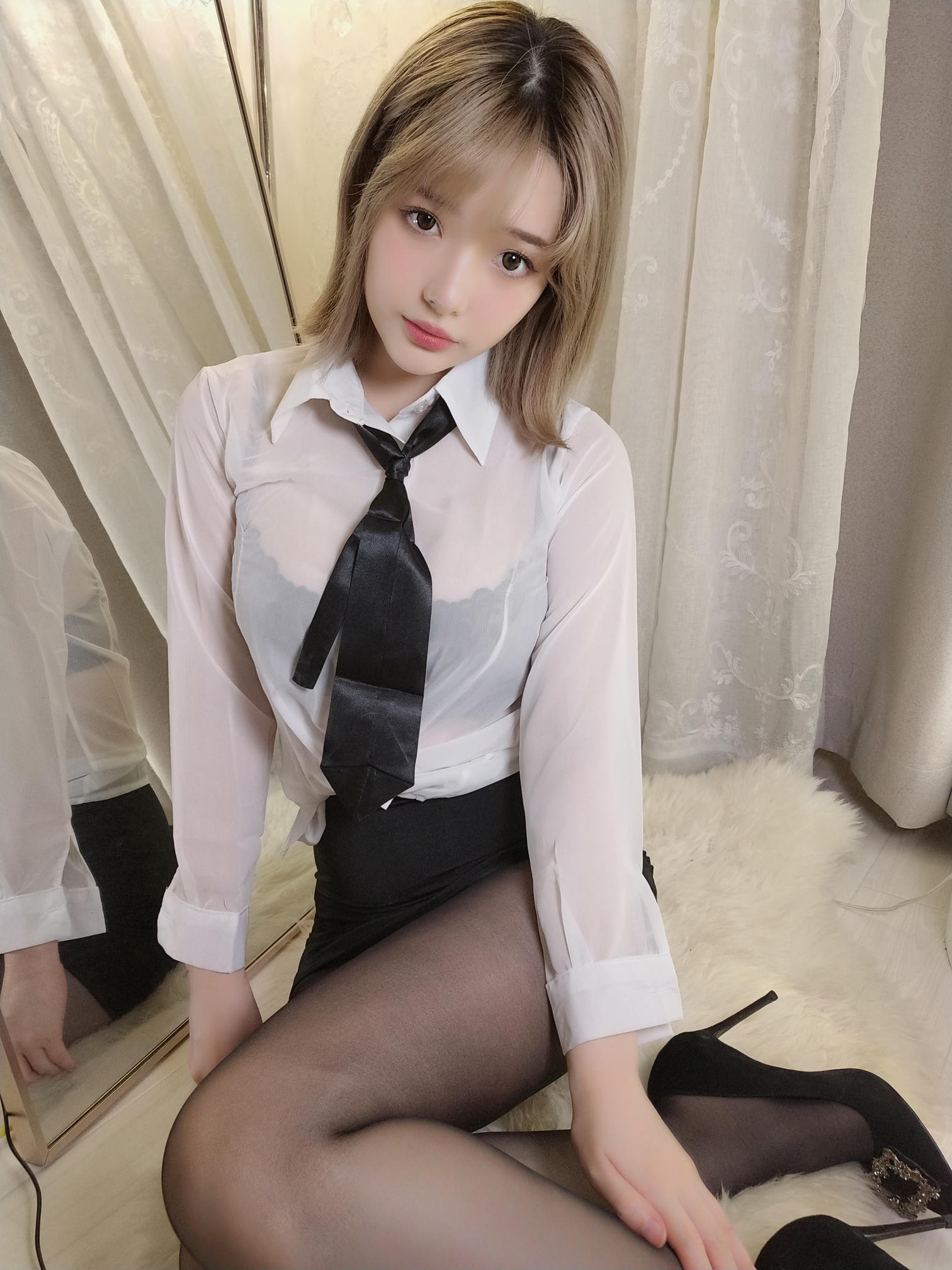 雯妹不讲道理 NO.062 520特辑豪华版 白衬衫[30P187MB]_第1集