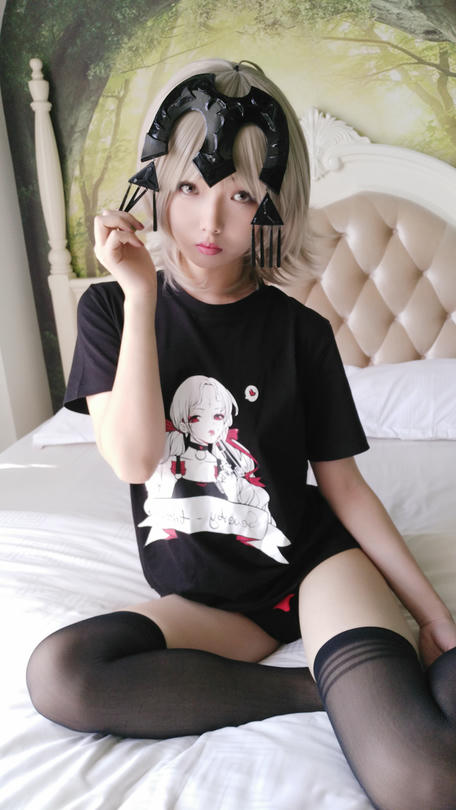 雯妹不讲道理 NO.103 黑贞德穹妹[64P 107.7M]_第1集