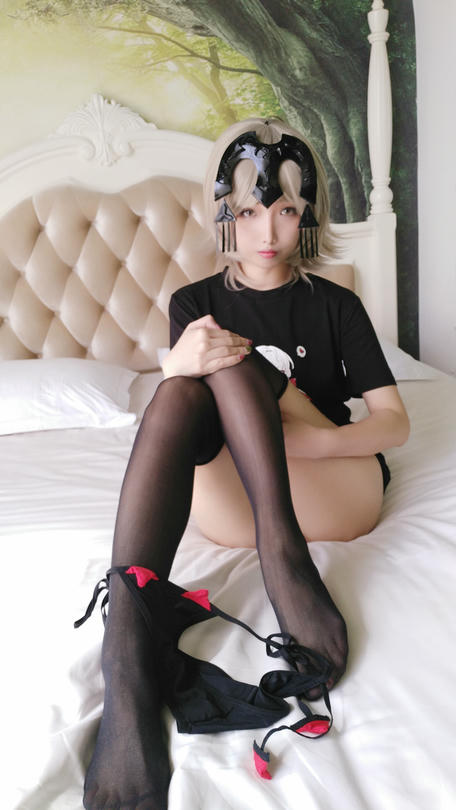 雯妹不讲道理 NO.103 黑贞德穹妹[64P 107.7M]_第2集