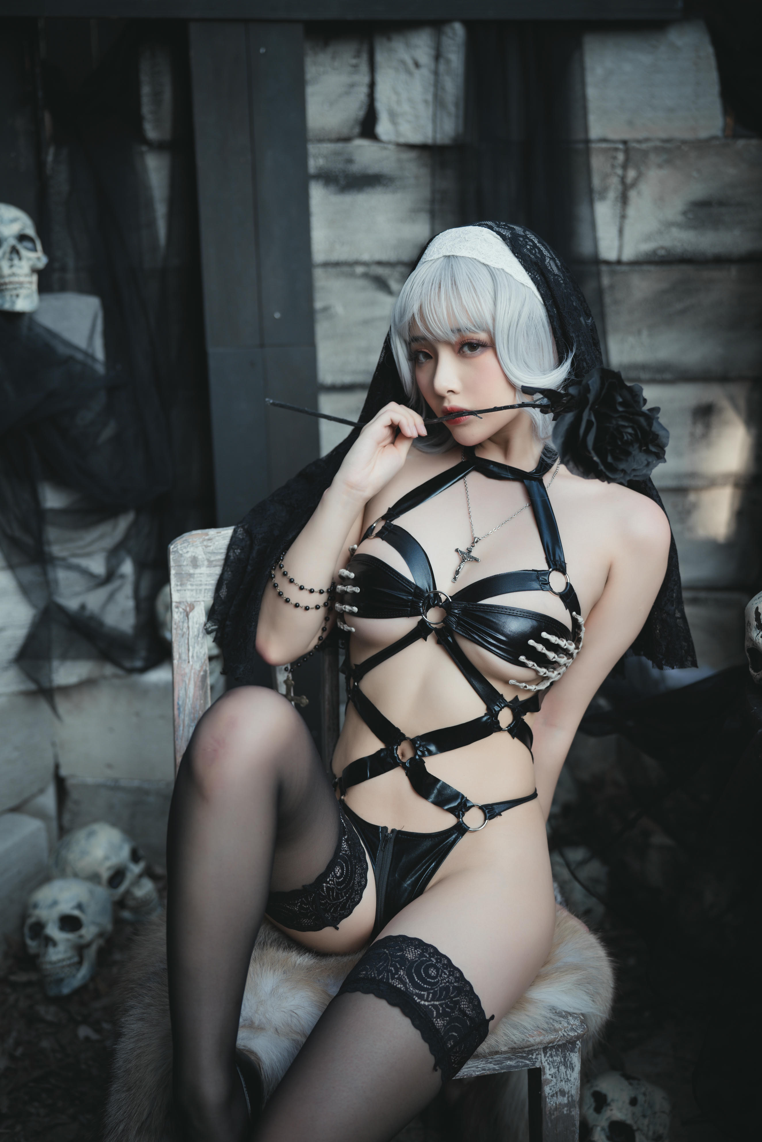 雯妹不讲道理 NO.045 暗黑修女 [28P-419MB]_第1集