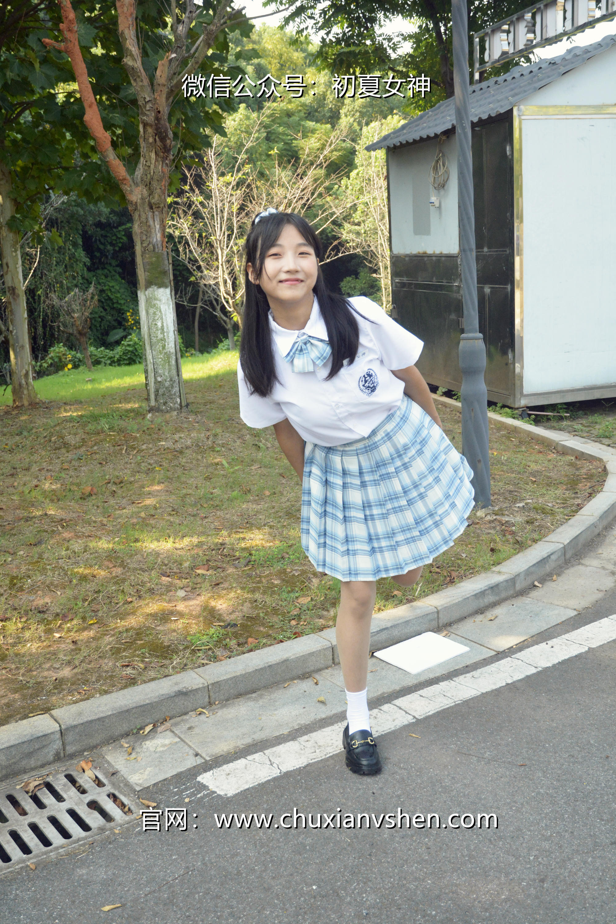 初夏女神 NO.020 点点 我的JK装[140P+1V／5.68GB]_第1集