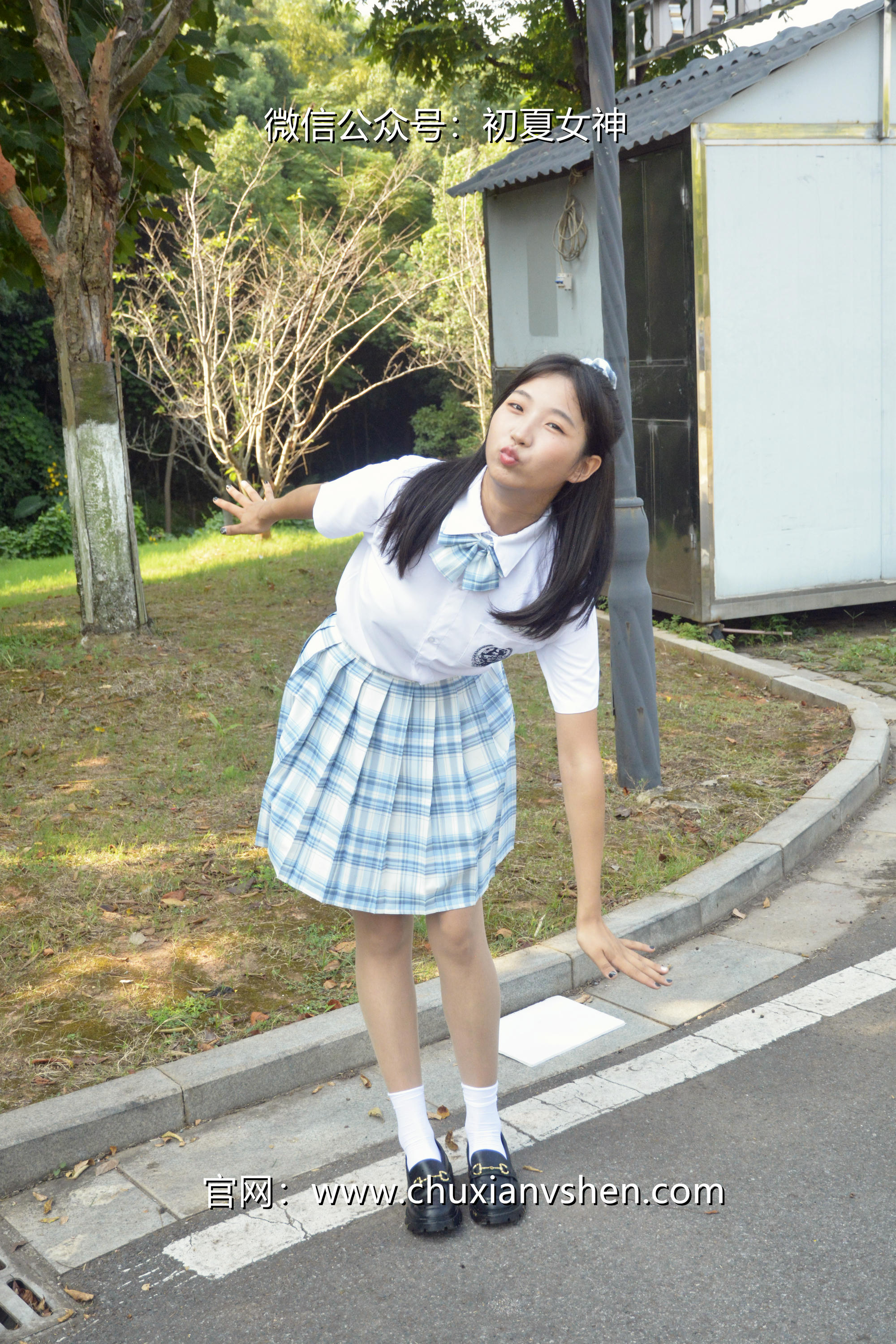 初夏女神 NO.020 点点 我的JK装[140P+1V／5.68GB]_第1集