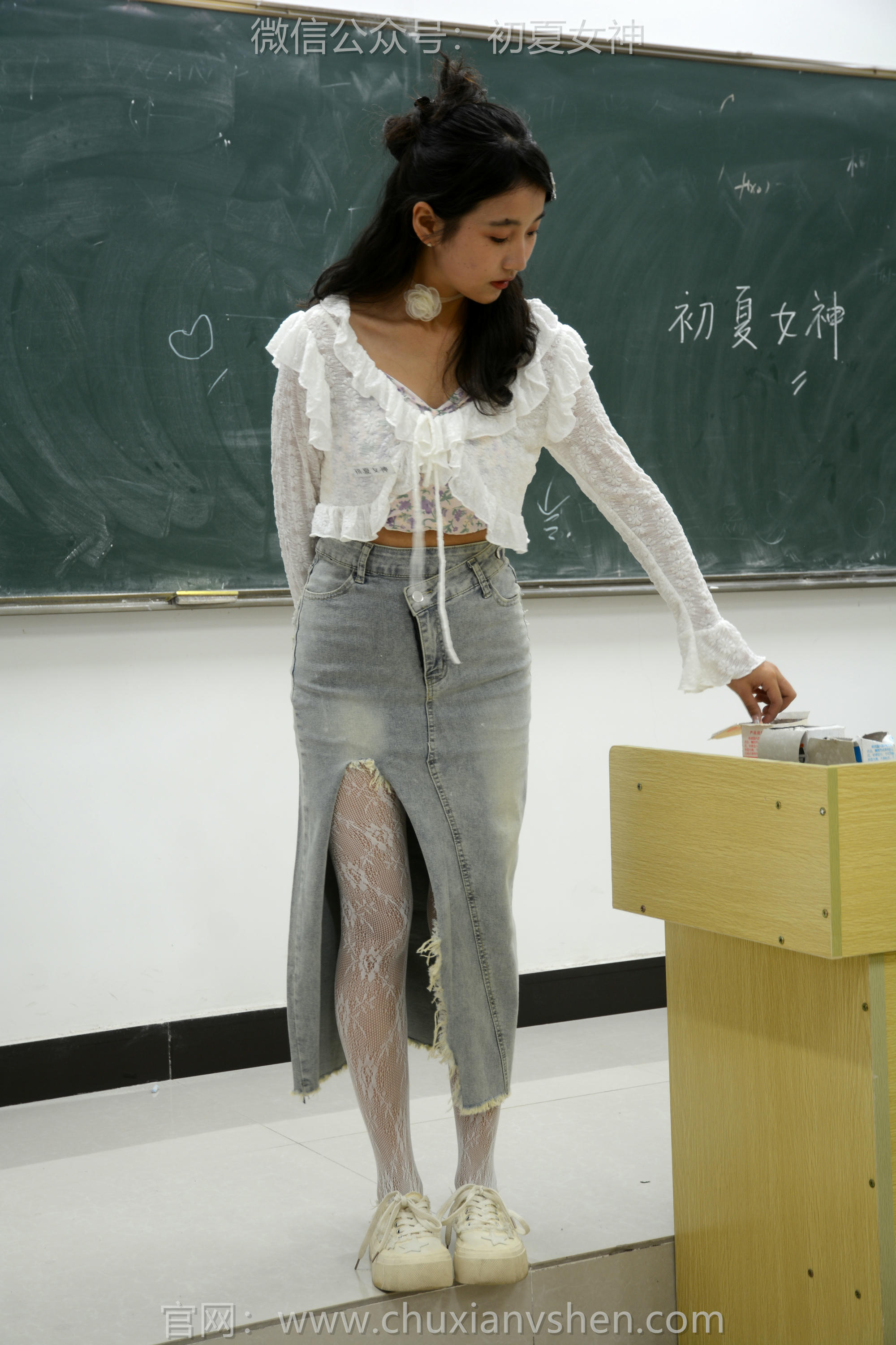 初夏女神 NO.130 点点 潮流之光[120P+1V／3.04GB]_第1集