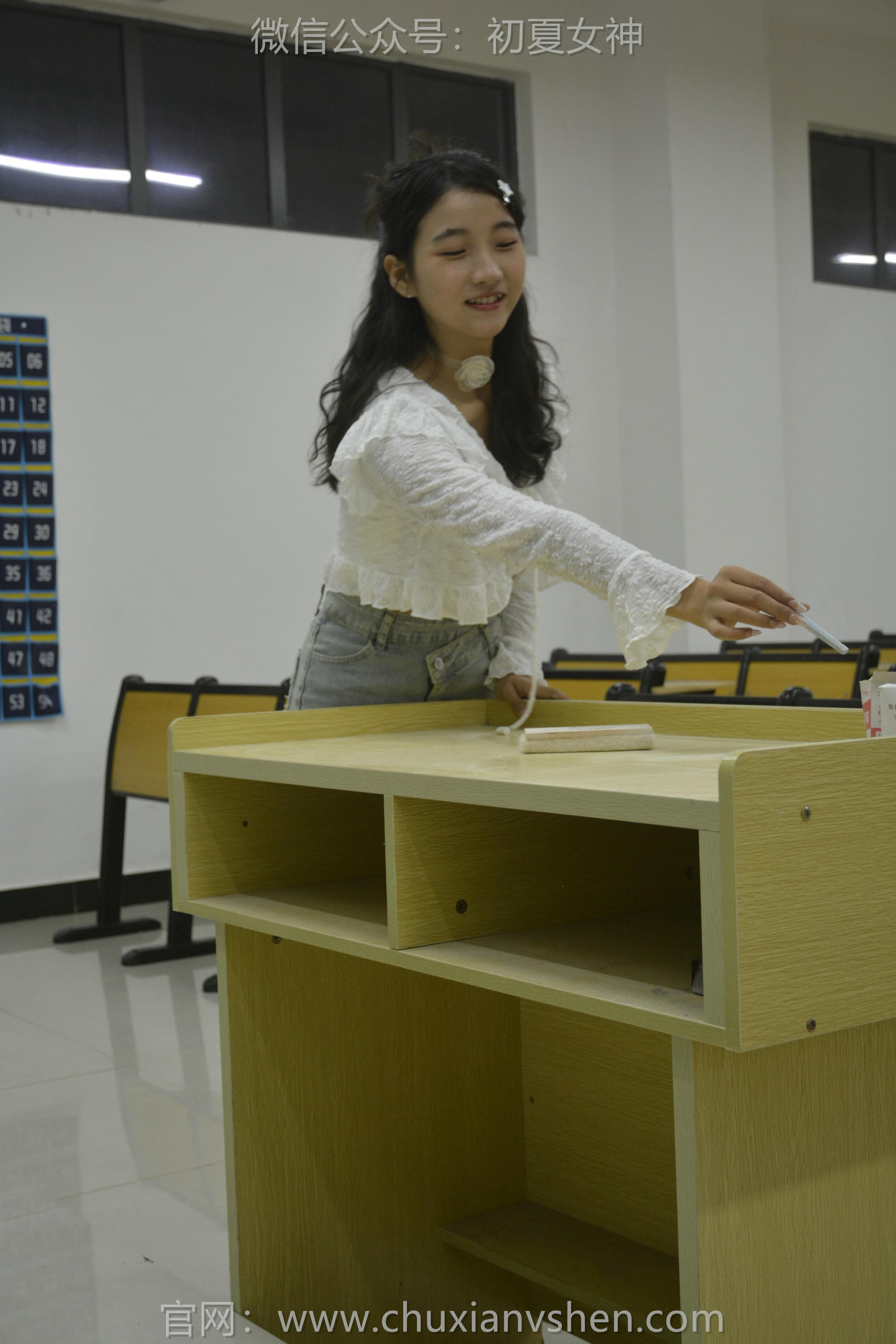 初夏女神 NO.130 点点 潮流之光[120P+1V／3.04GB]_第1集