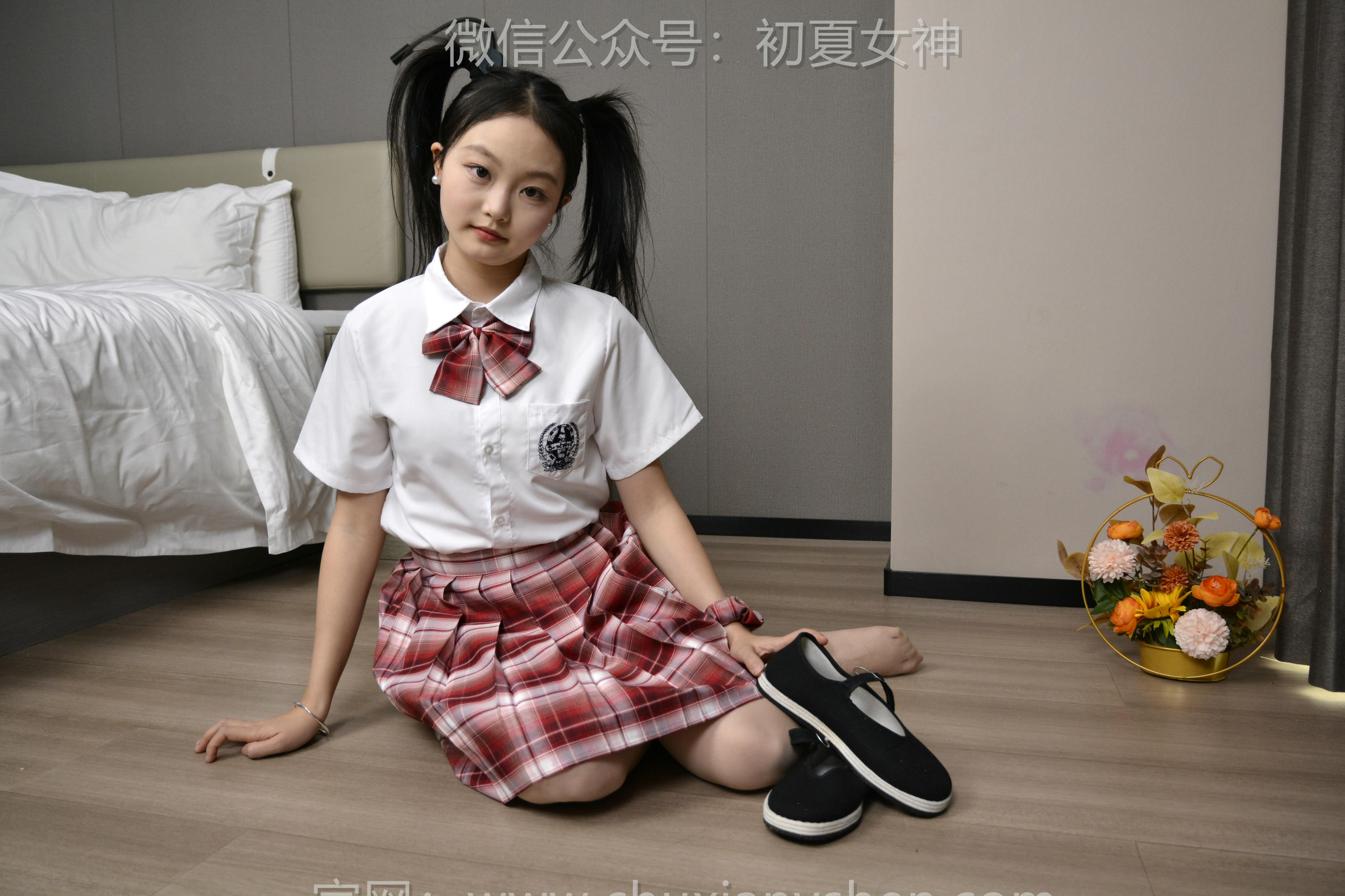 初夏女神 NO.131 双双 童年记忆[245P+3V／5.17GB]-红色JK_第4集